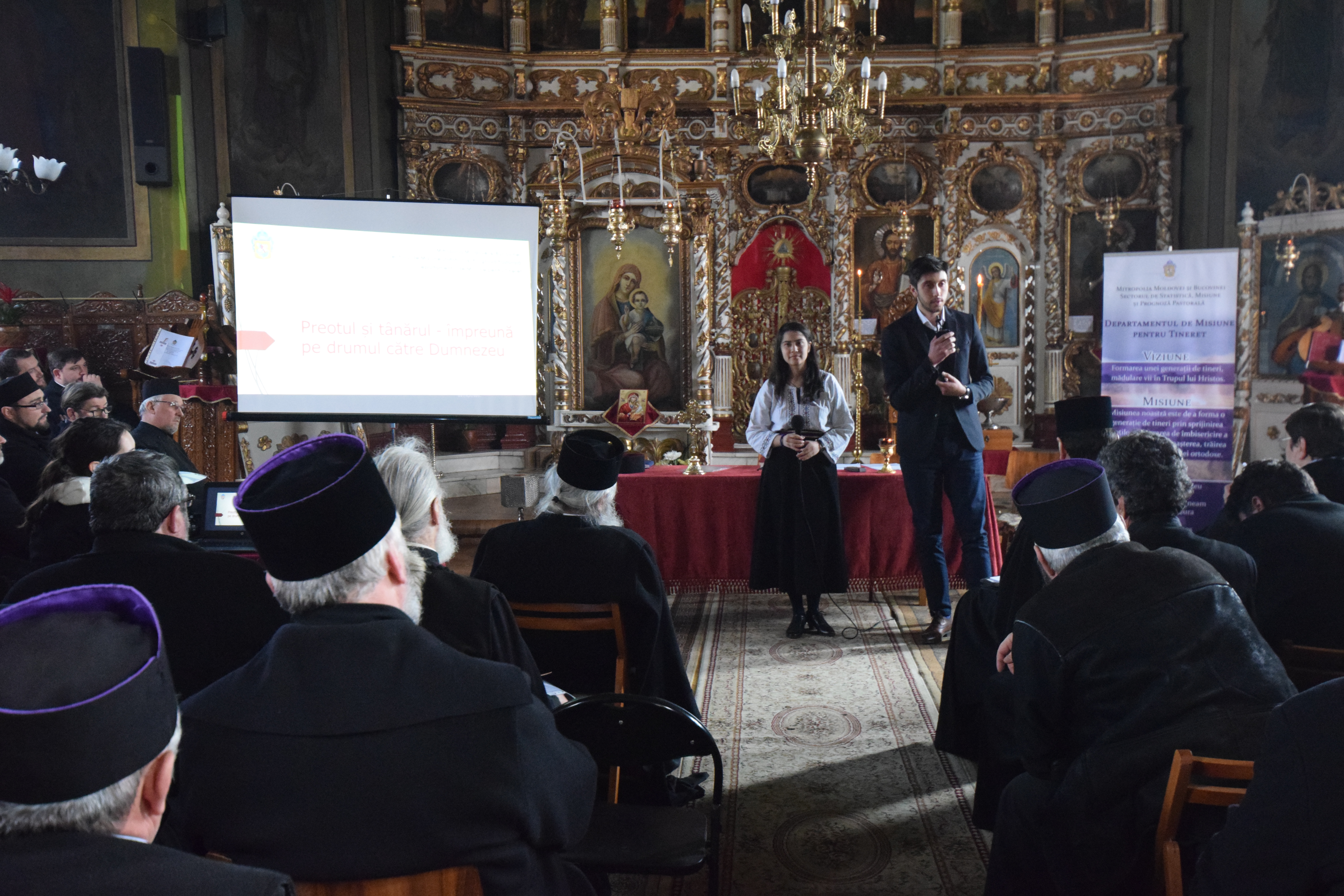 Preoții din Protopopiatul Piatra Neamț, îndemnați să desfășoare activități cu tinerii