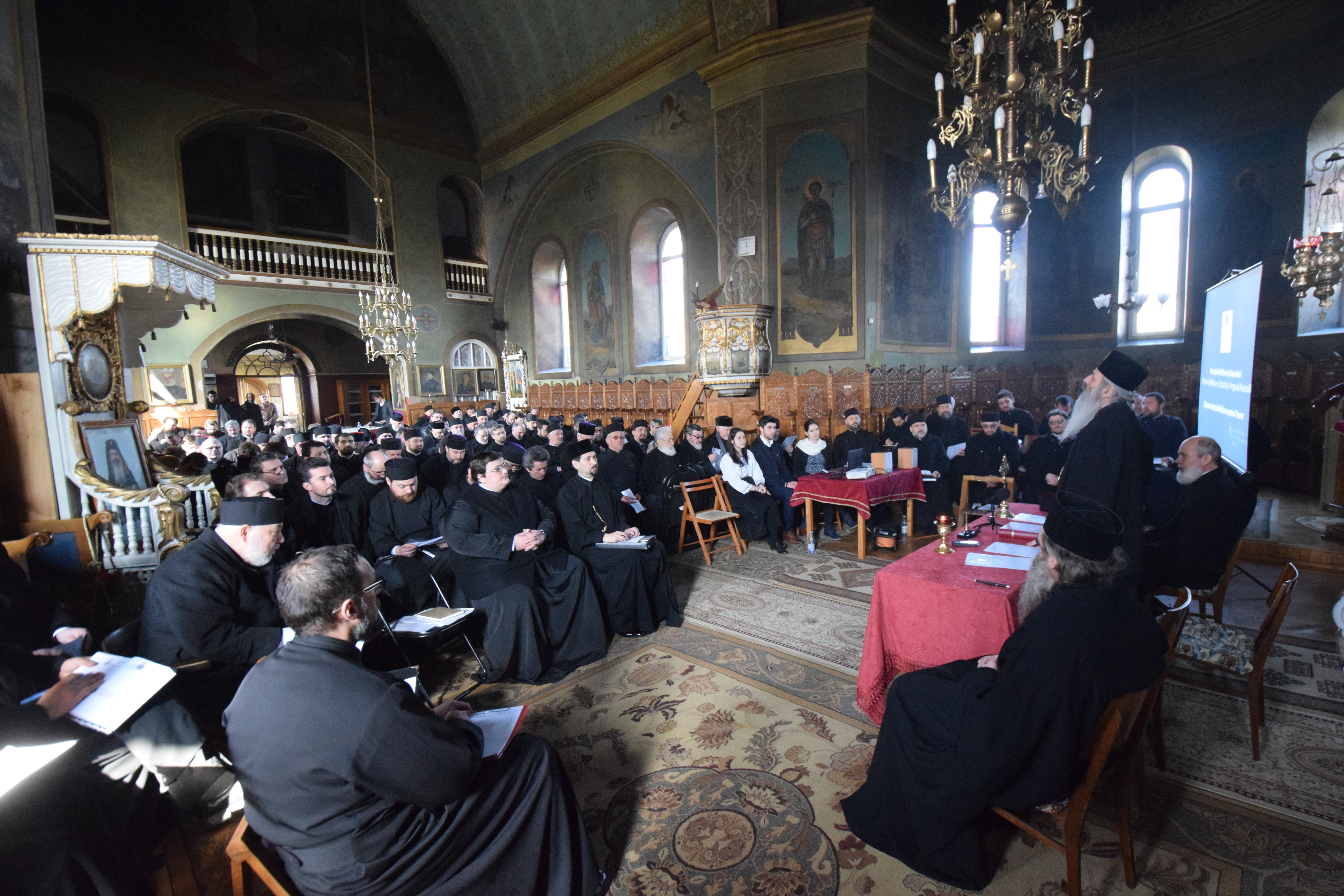 Preoții din Protopopiatul Piatra Neamț, îndemnați să desfășoare activități cu tinerii