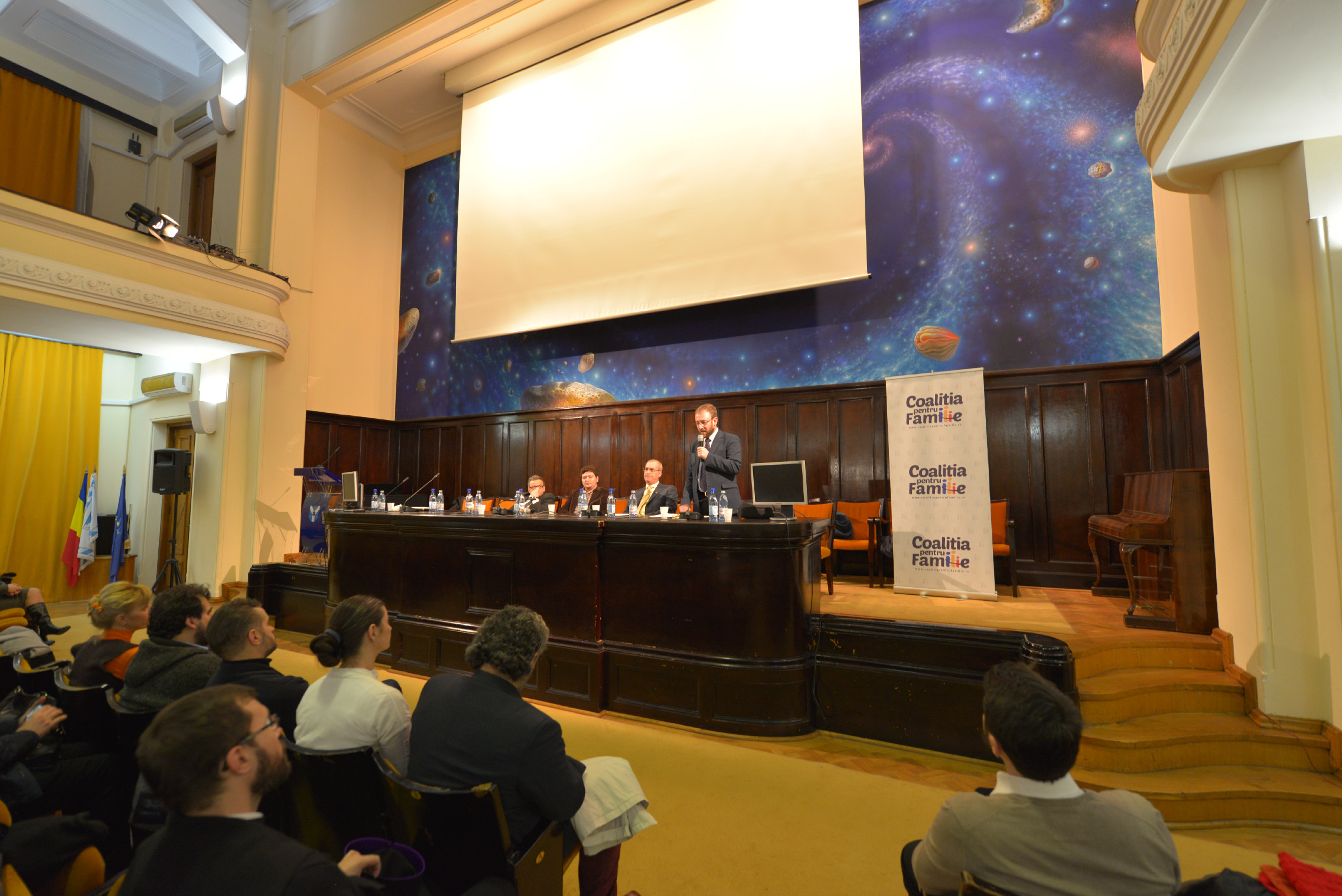 „Familia mai mult trebuie să formeze, decât să informeze”