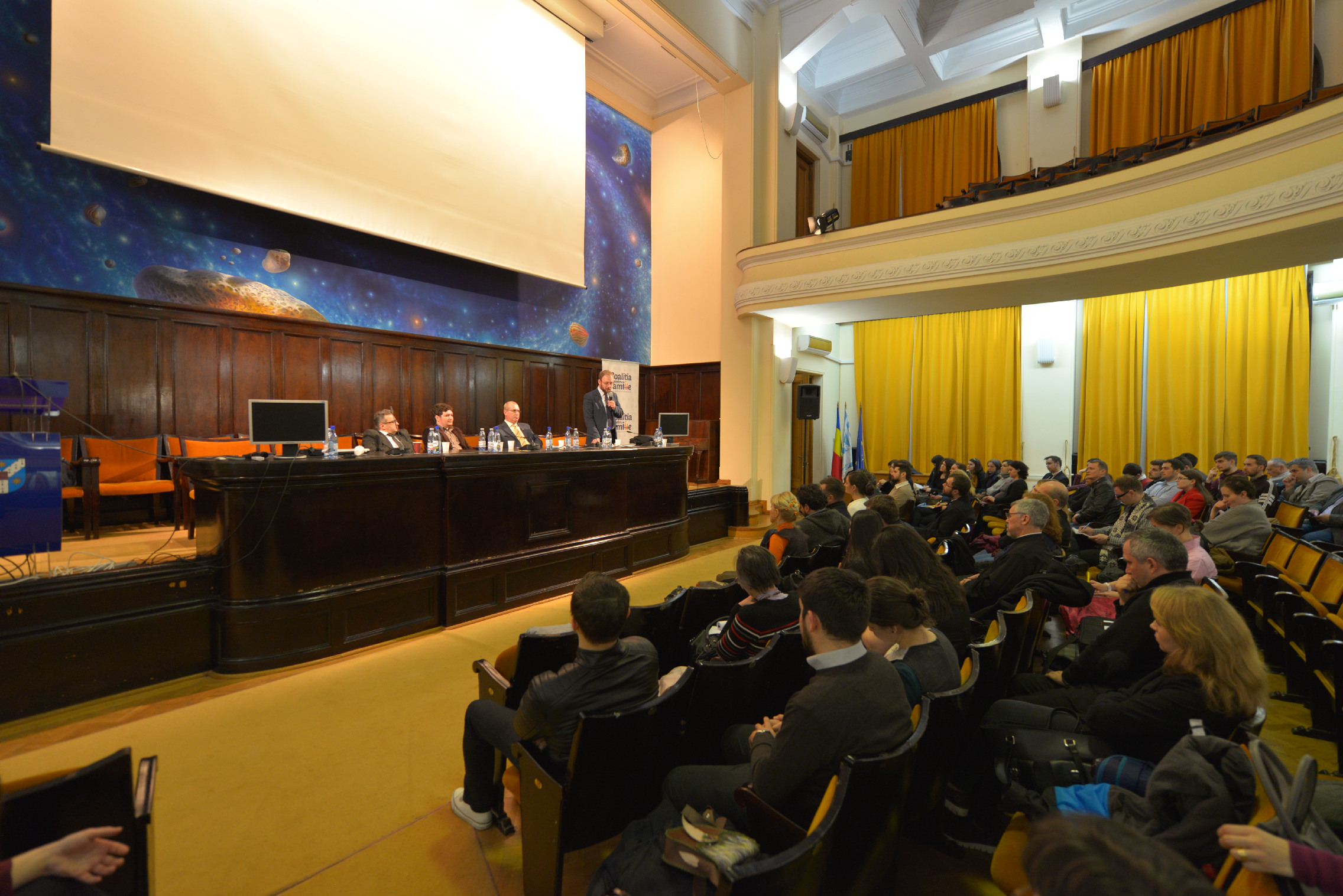 „Familia mai mult trebuie să formeze, decât să informeze”