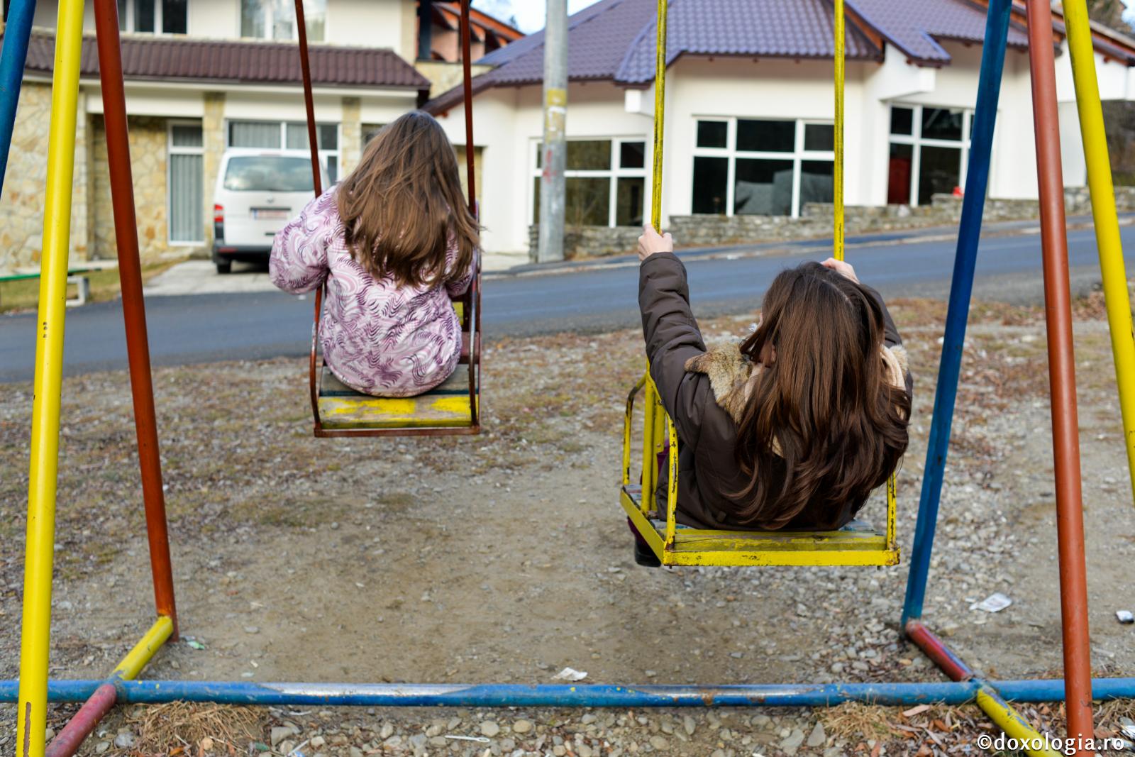 Dorința copiilor de a sta în aer liber este firească