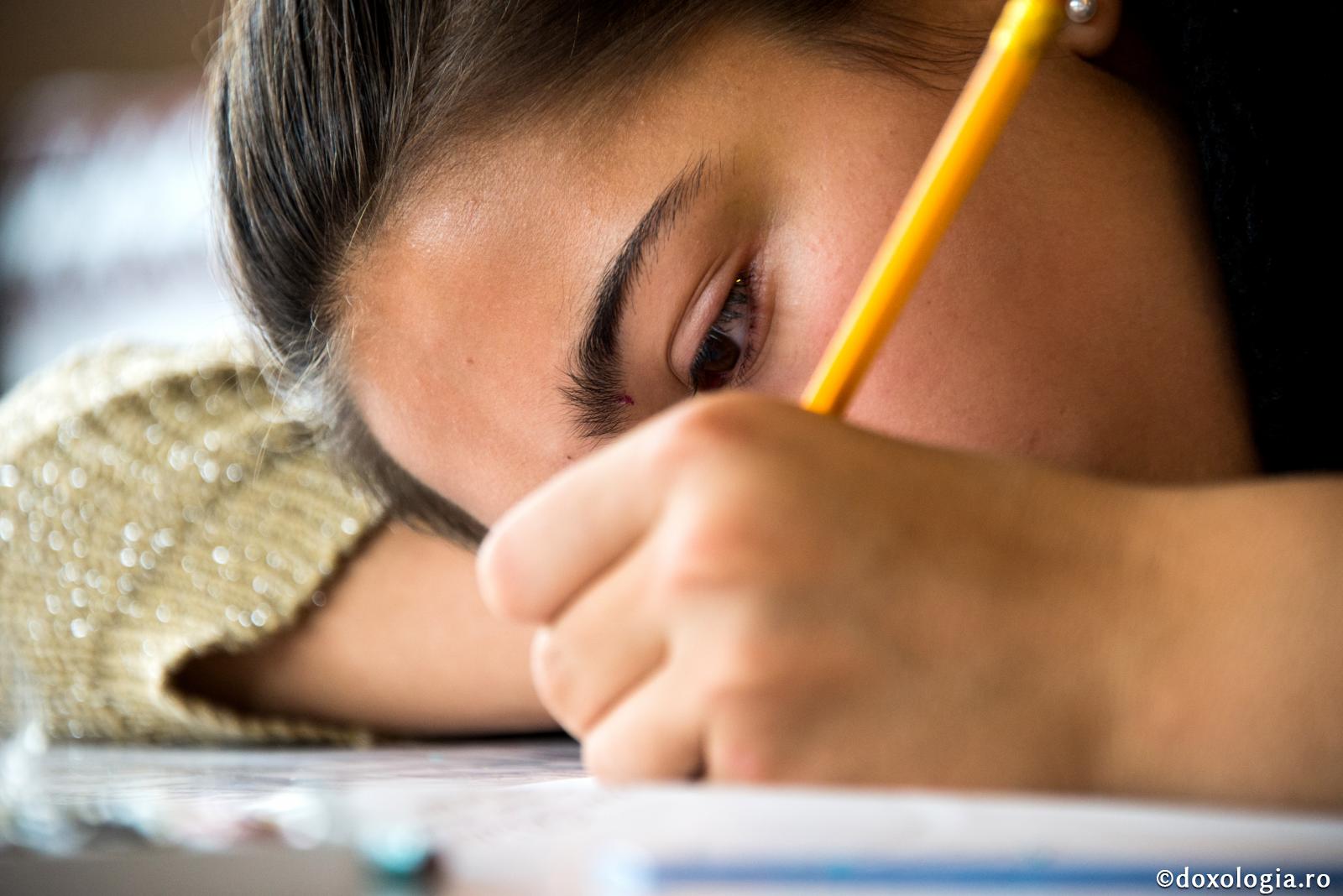 Copilul nu vrea să se trezească pentru a merge la școală