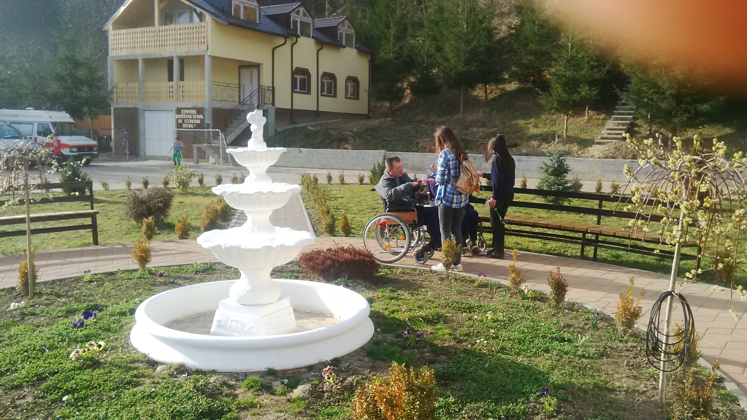 Darul copiilor din Brusturoasa pentru bătrânii de la Hârja Darul copiilor din Brusturoasa pentru bătrânii de la Hârja