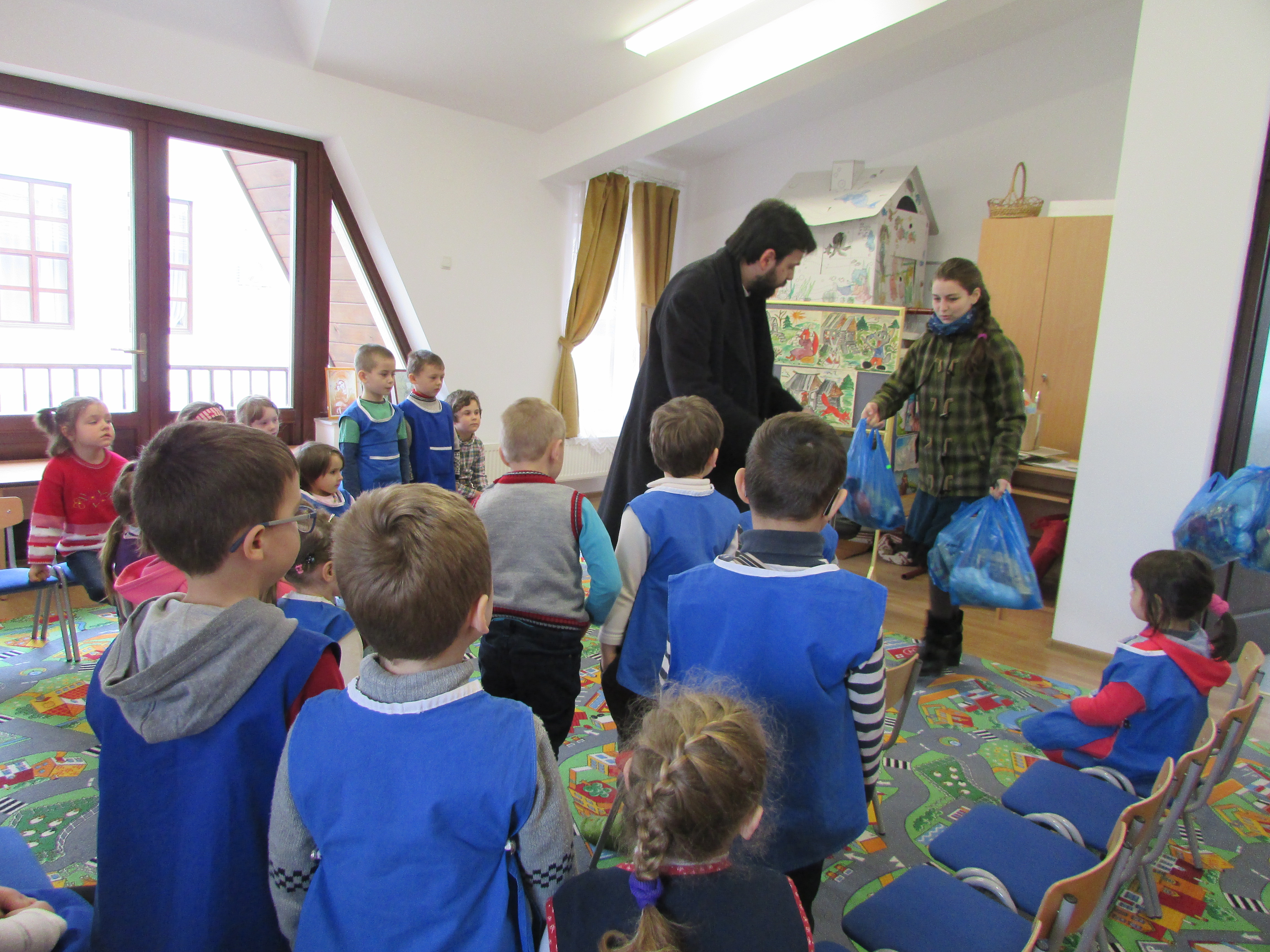 „Spital de jucării” deschis la Parohia Precista III din Piatra Neamţ