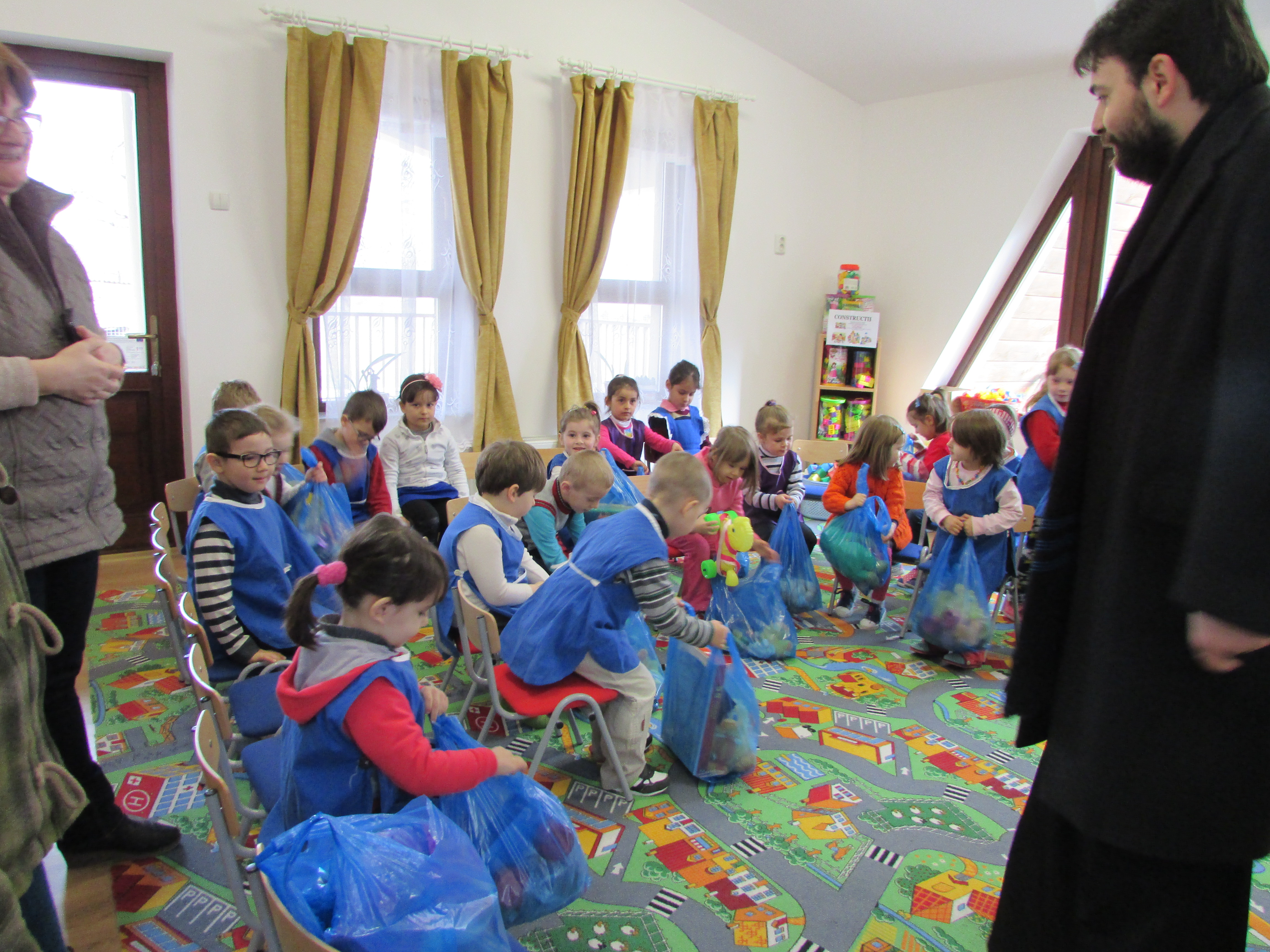 „Spital de jucării” deschis la Parohia Precista III din Piatra Neamţ