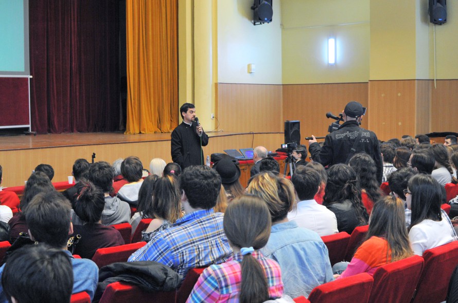 Conferinţa „Miracolul cunoașterii, știința, filosofia și religia în dialog”, la Colegiul Mihai Viteazul din Bucureşti