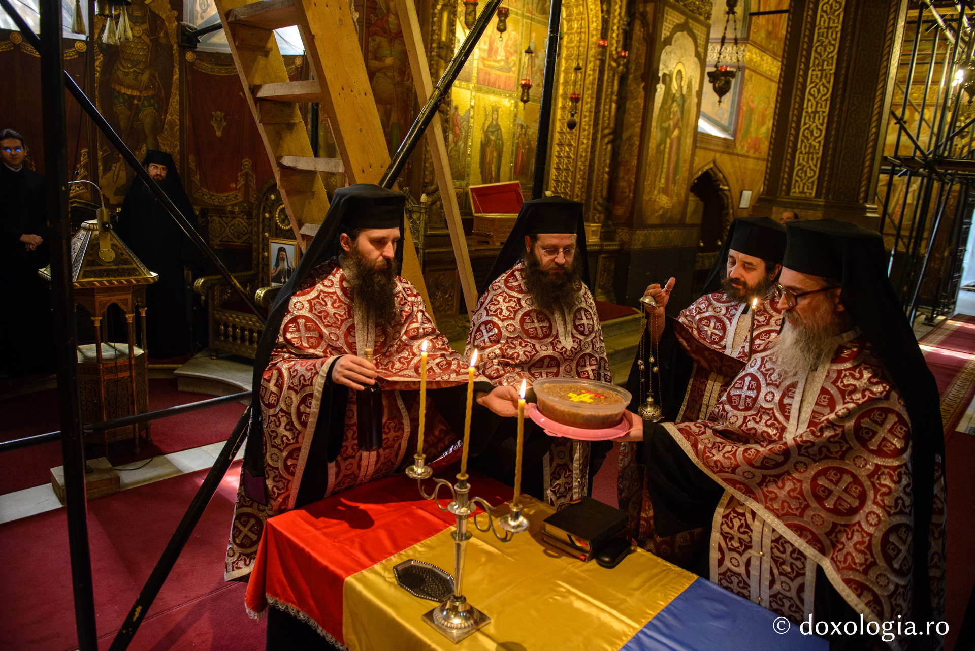 Parastas pentru ctitorul Mănăstirii „Sfinții Trei Ierarhi”