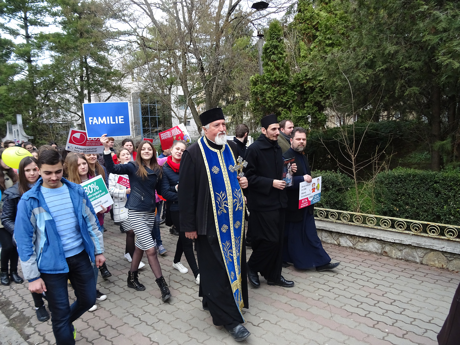Oraşul Paşcani susţine viaţa, femeia şi familia