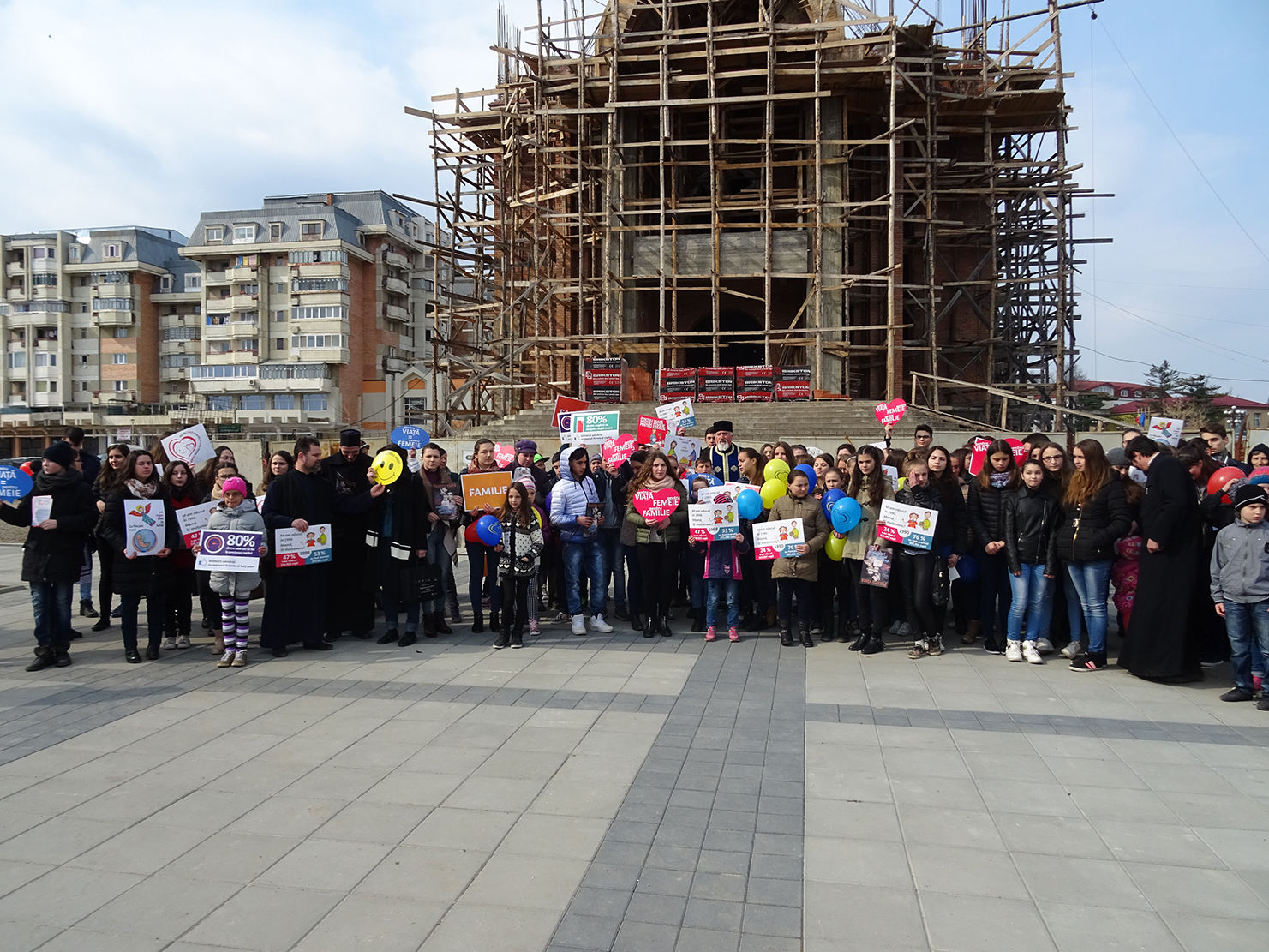 Oraşul Paşcani susţine viaţa, femeia şi familia