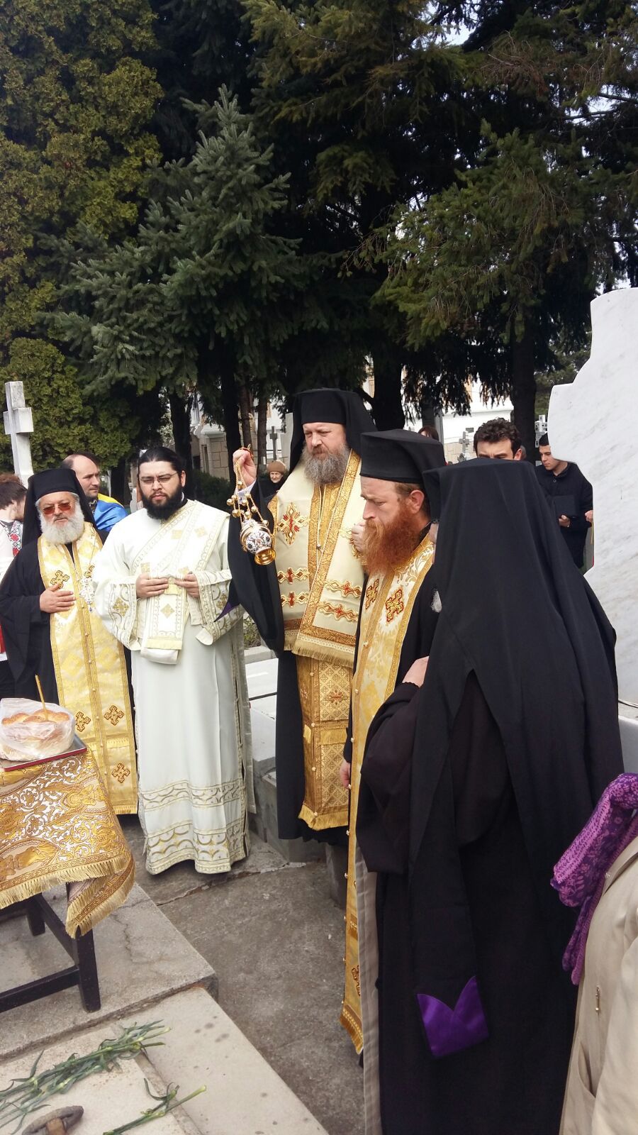 Făuritorii unirii Basarabiei cu România au fost pomeniţi la Mănăstirea Cernica