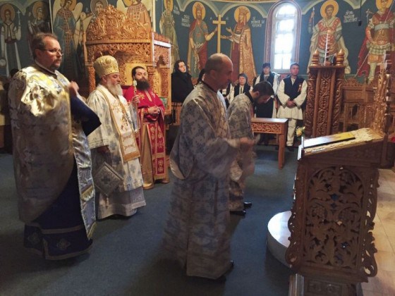 Preasfinţitul Ilarion Făgărăşanul a liturghisit la Mănăstirea Orlat