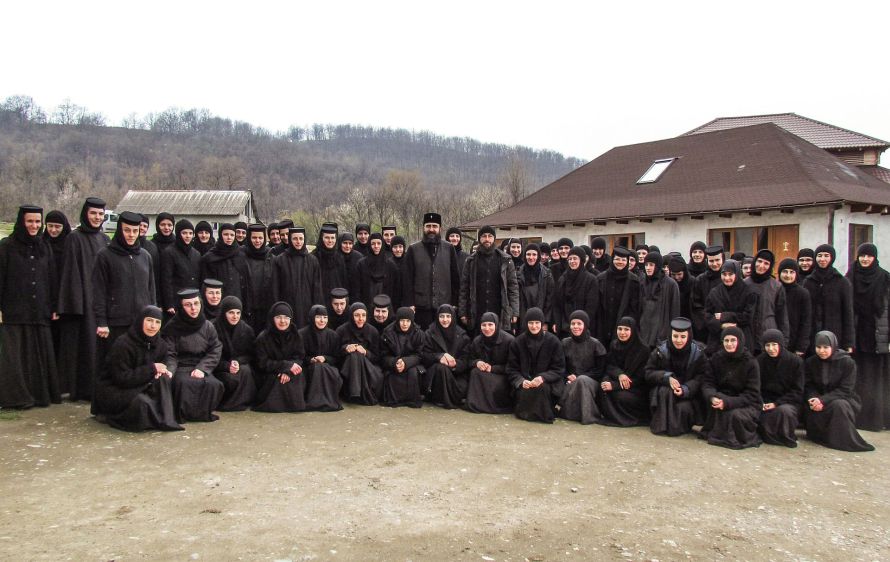 Înaltpreasfințitul Părinte Mitropolit Iosif a vizitat Mănăstirea Nera din judeţul Caraş-Severin