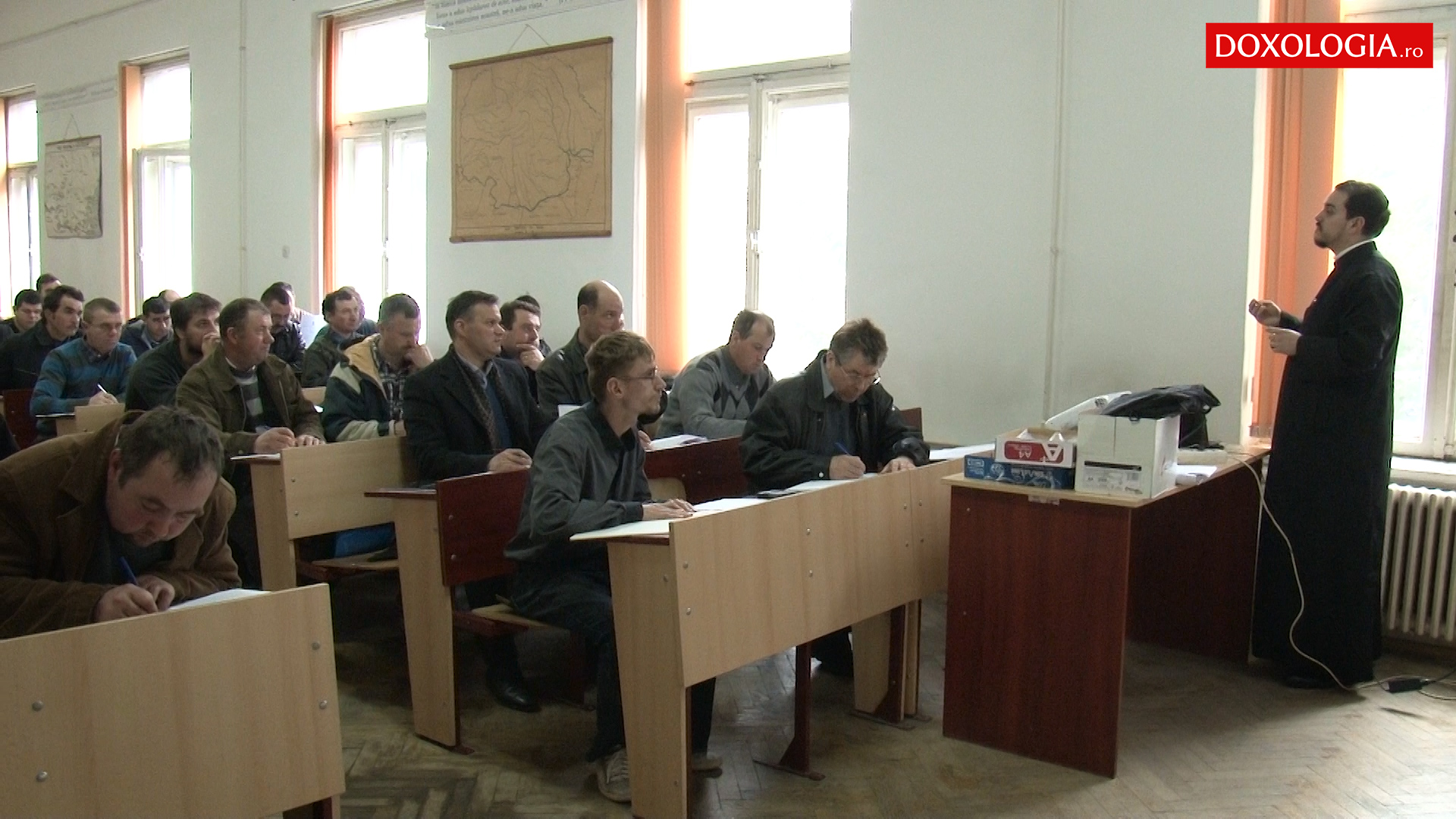 Cursuri pentru cântăreții bisericești la Iași