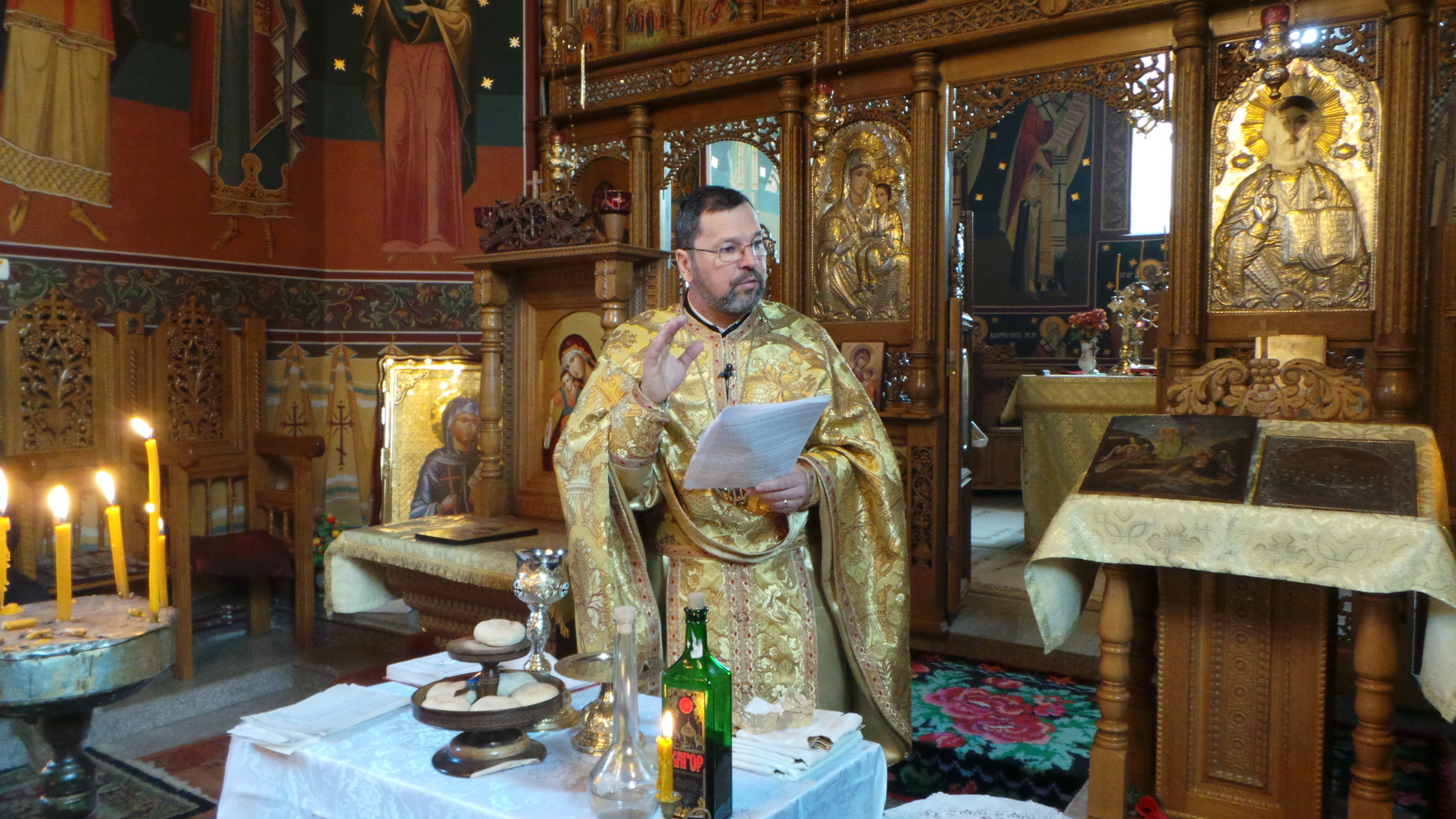 100 de tineri din zona Târgu Frumos participă la proiectul „Sfânta Liturghie - bucuria care nu trece niciodată“ 100 de tineri din zona Târgu Frumos participă la proiectul „Sfânta Liturghie - bucuria care nu trece niciodată“