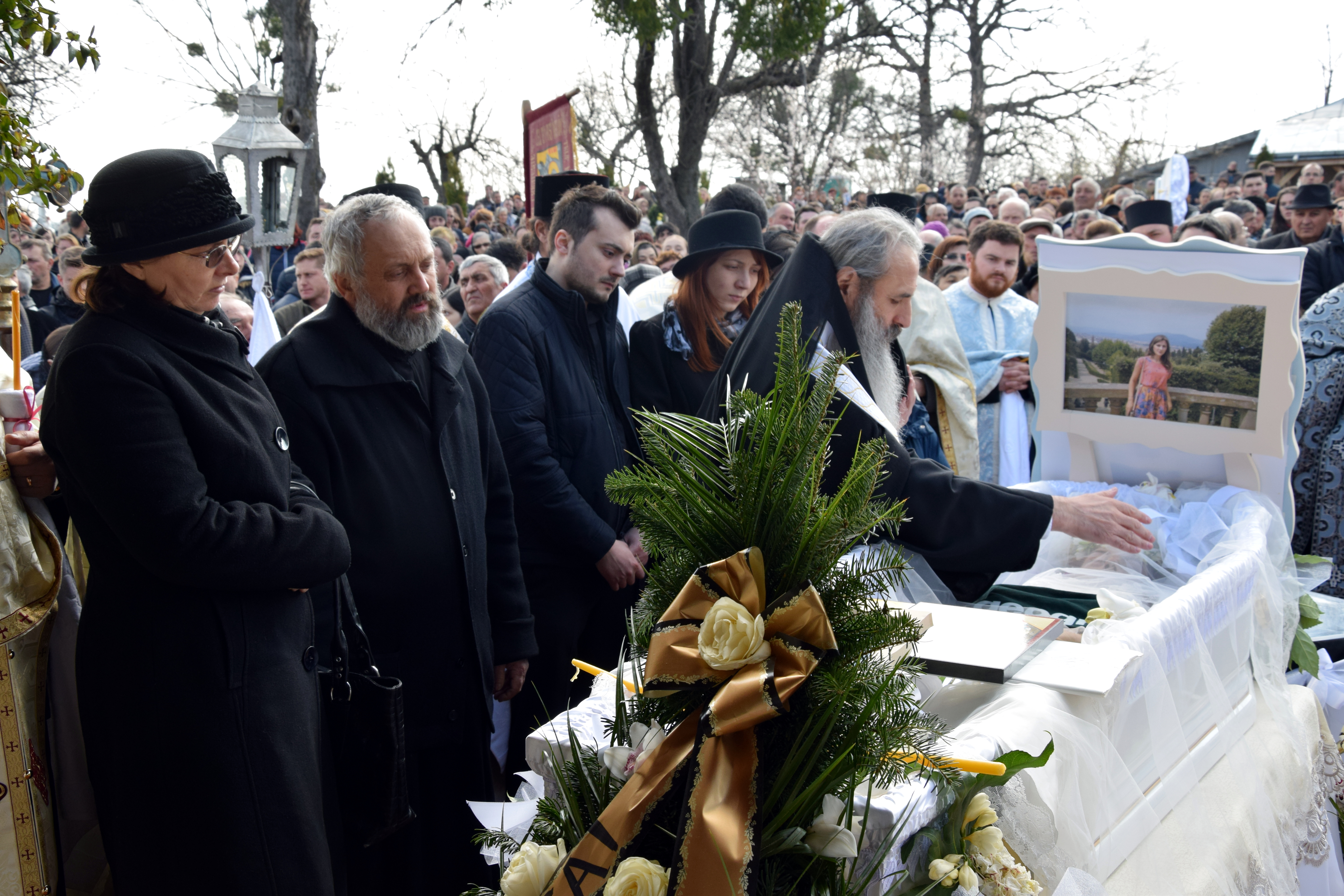 Mitropolitul Moldovei și Bucovinei, prezent la înmormântarea studentei Veronica Matcovici