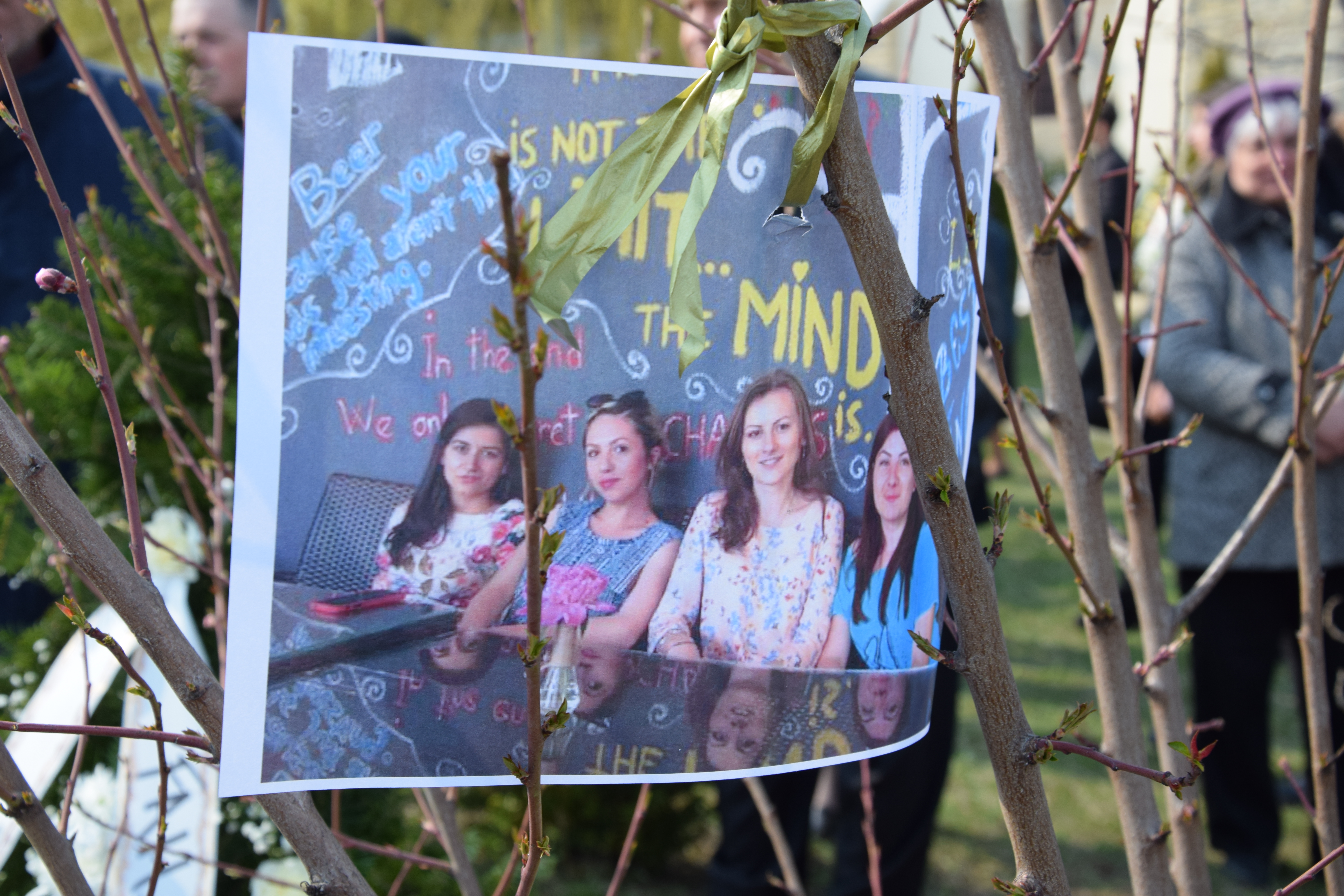 Mitropolitul Moldovei și Bucovinei, prezent la înmormântarea studentei Veronica Matcovici Mitropolitul Moldovei și Bucovinei, prezent la înmormântarea studentei Veronica Matcovici