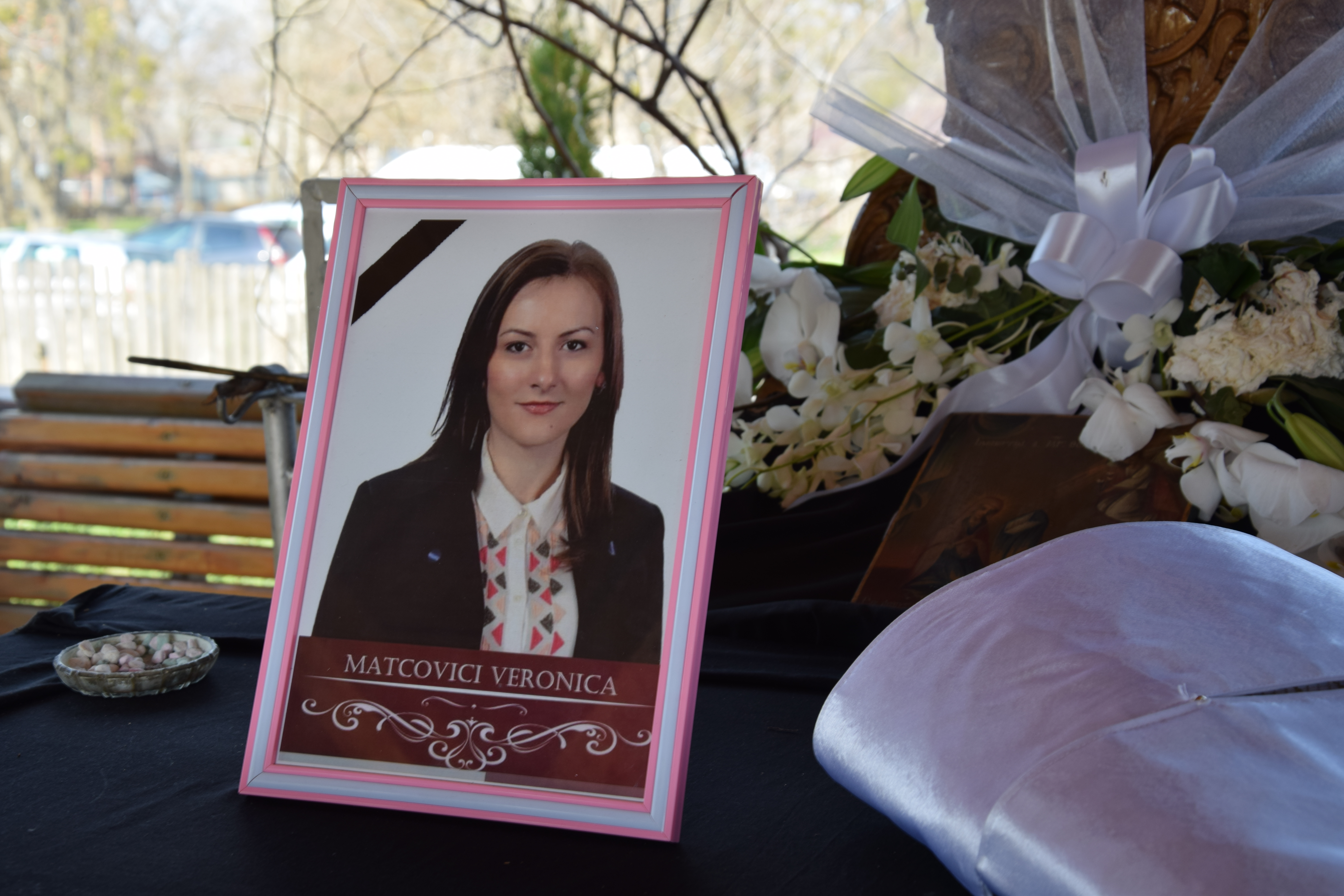 Mitropolitul Moldovei și Bucovinei, prezent la înmormântarea studentei Veronica Matcovici Mitropolitul Moldovei și Bucovinei, prezent la înmormântarea studentei Veronica Matcovici