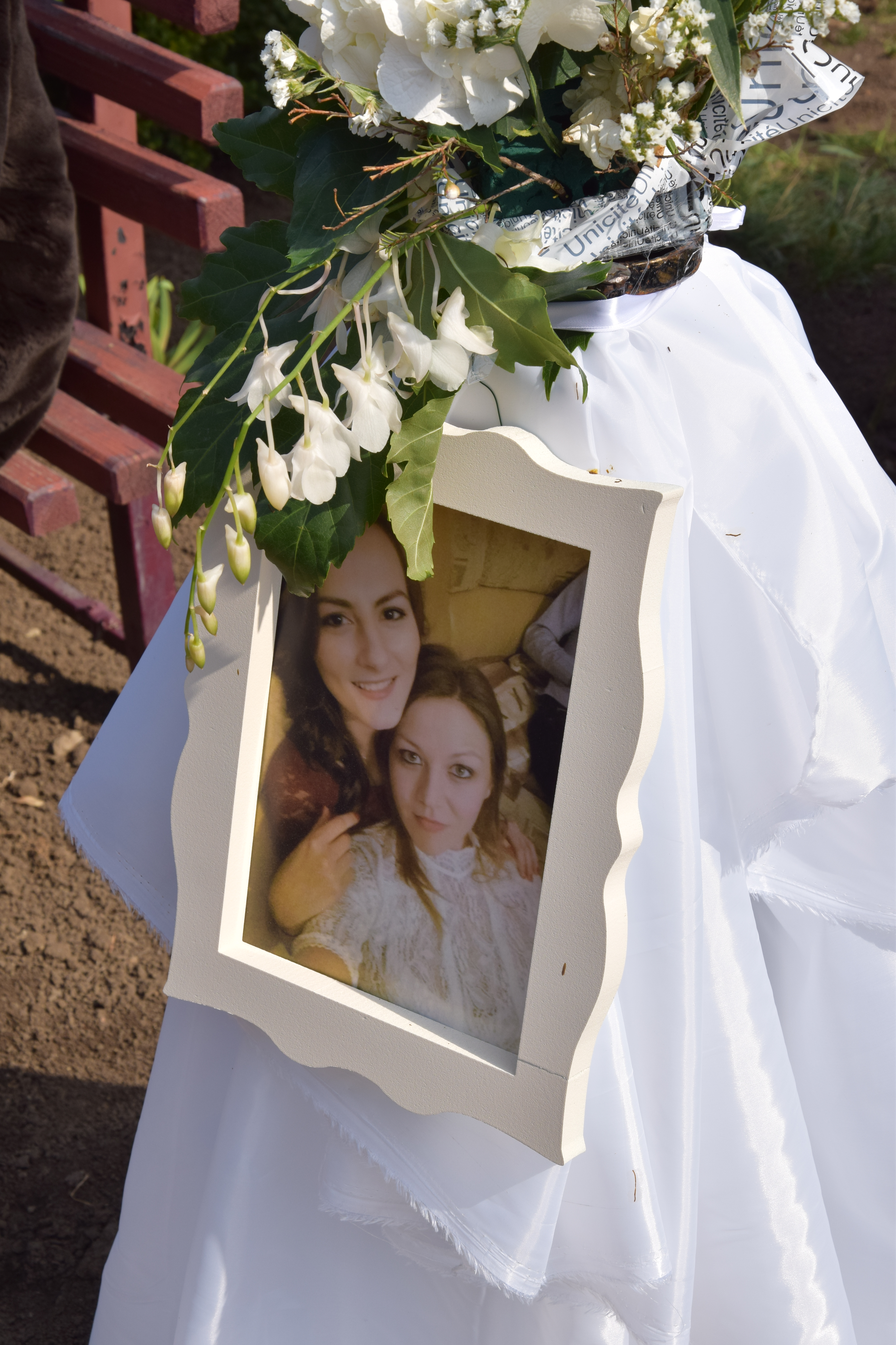 Mitropolitul Moldovei și Bucovinei, prezent la înmormântarea studentei Veronica Matcovici Mitropolitul Moldovei și Bucovinei, prezent la înmormântarea studentei Veronica Matcovici