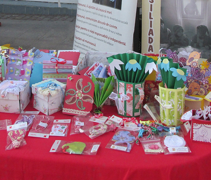 Expoziție de mărțișoare în centrul Craiovei Expoziție de mărțișoare în centrul Craiovei