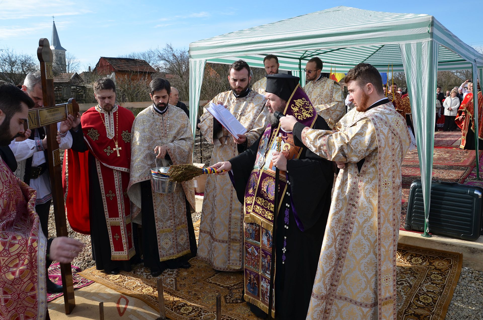 Piatră de temelie pentru noua biserică a Parohiei Voivozi-Șimian