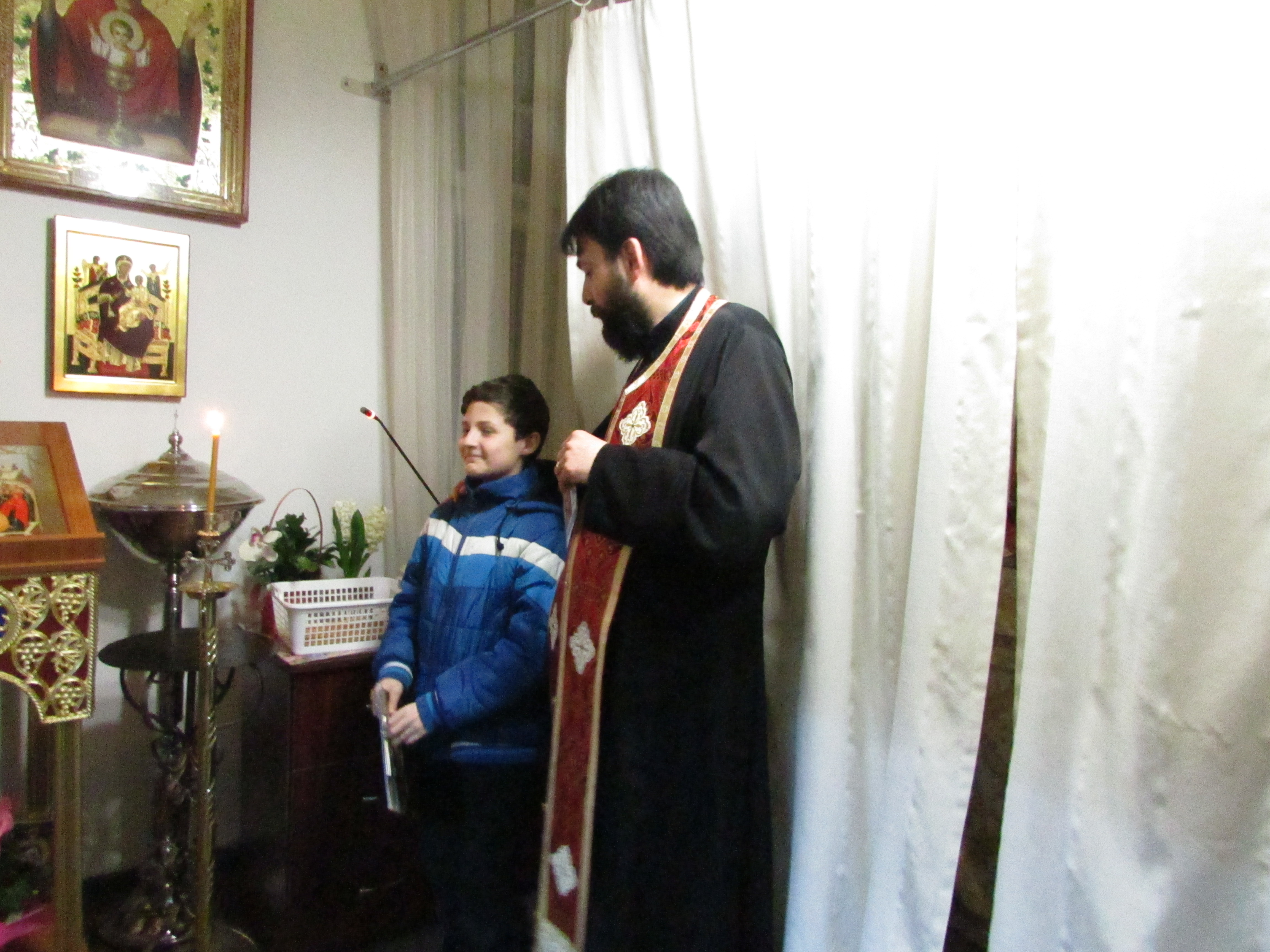 Lansare de CD la Parohia „Acoperământul Maicii Domnului” din Piatra Neamţ Lansare de CD la Parohia „Acoperământul Maicii Domnului” din Piatra Neamţ