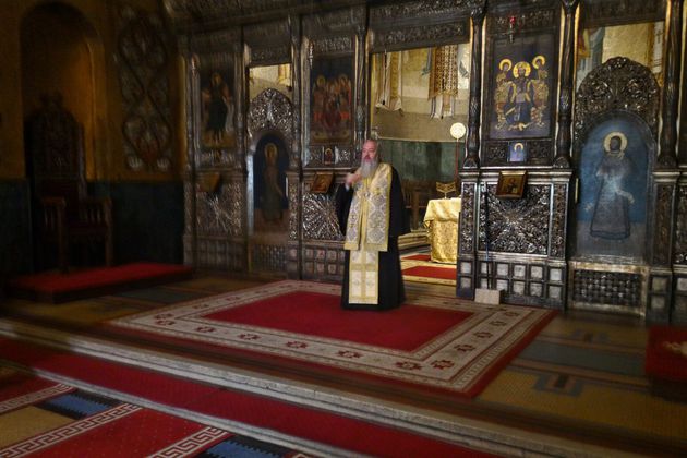 Înaltpreasfinţitul Andrei: „Doamne, tămăduieşte-l pe Majestatea Sa, Regele Mihai!" Înaltpreasfinţitul Andrei: „Doamne, tămăduieşte-l pe Majestatea Sa, Regele Mihai!"
