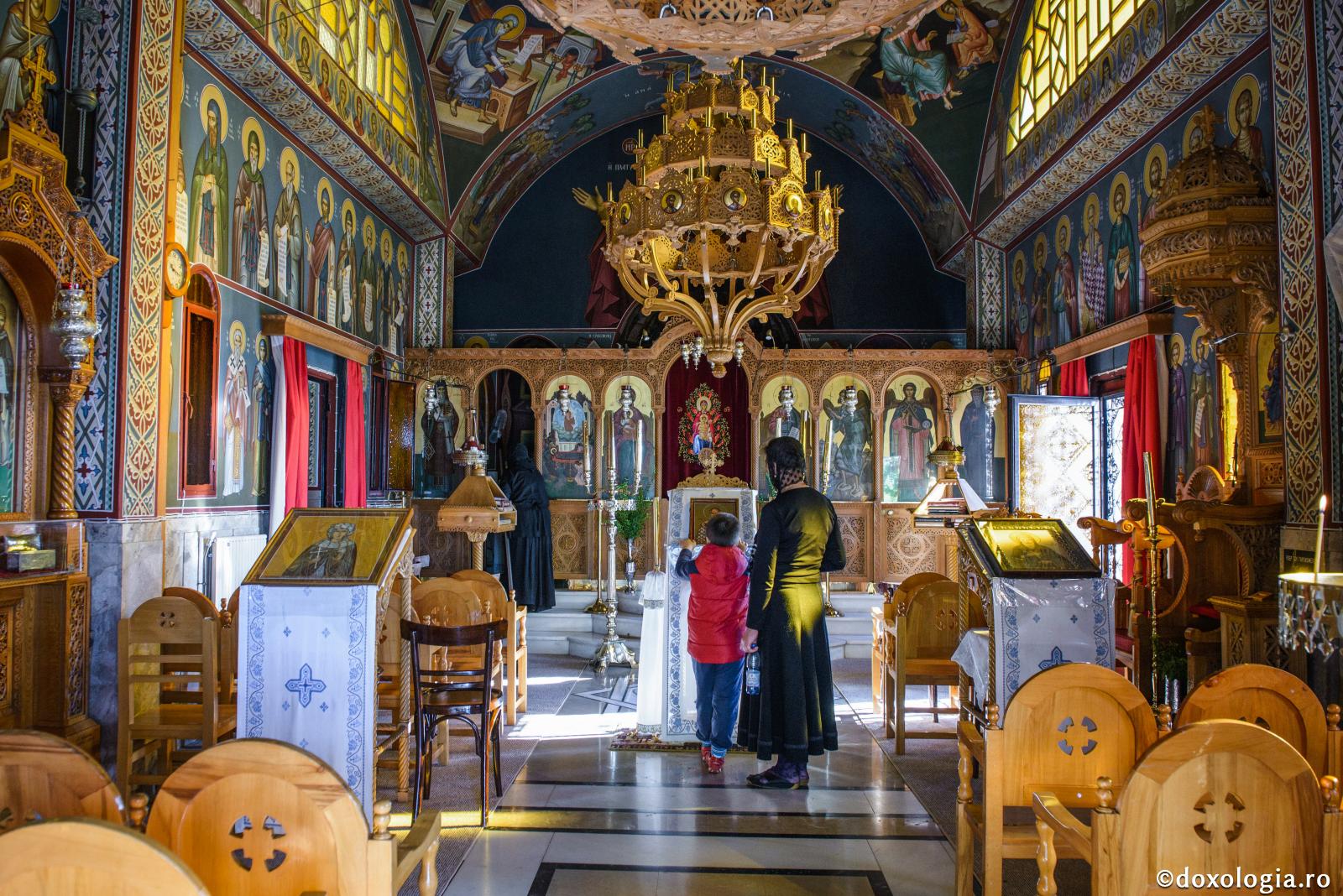 Dumnezeu lucrează prin om