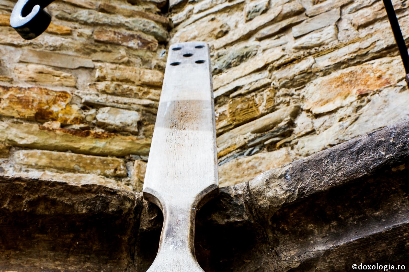 Nu putem sluji la doi domni