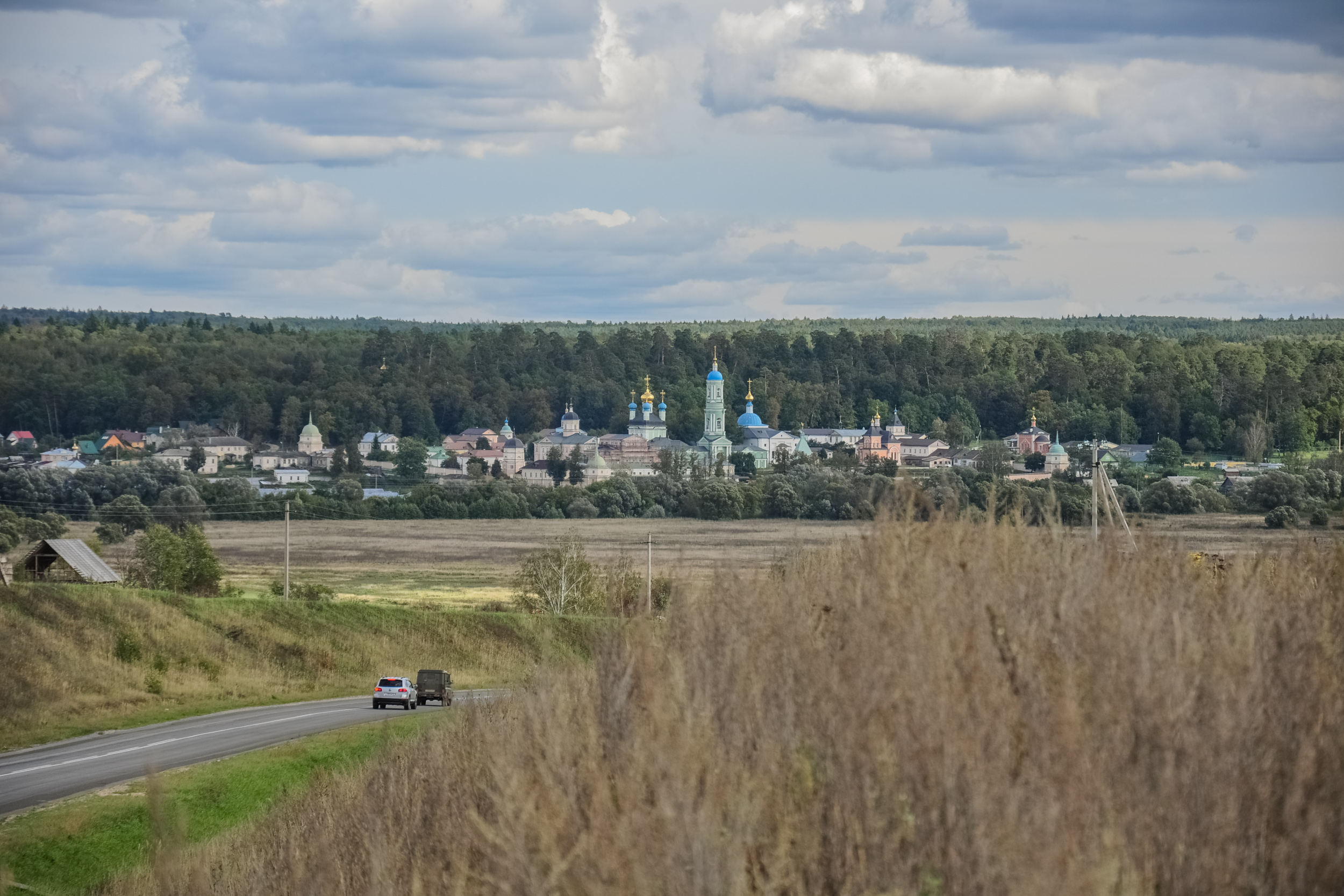 Mănăstirea Optina - vedere generală / Foto: Annlogin Mănăstirea Optina – Rusia