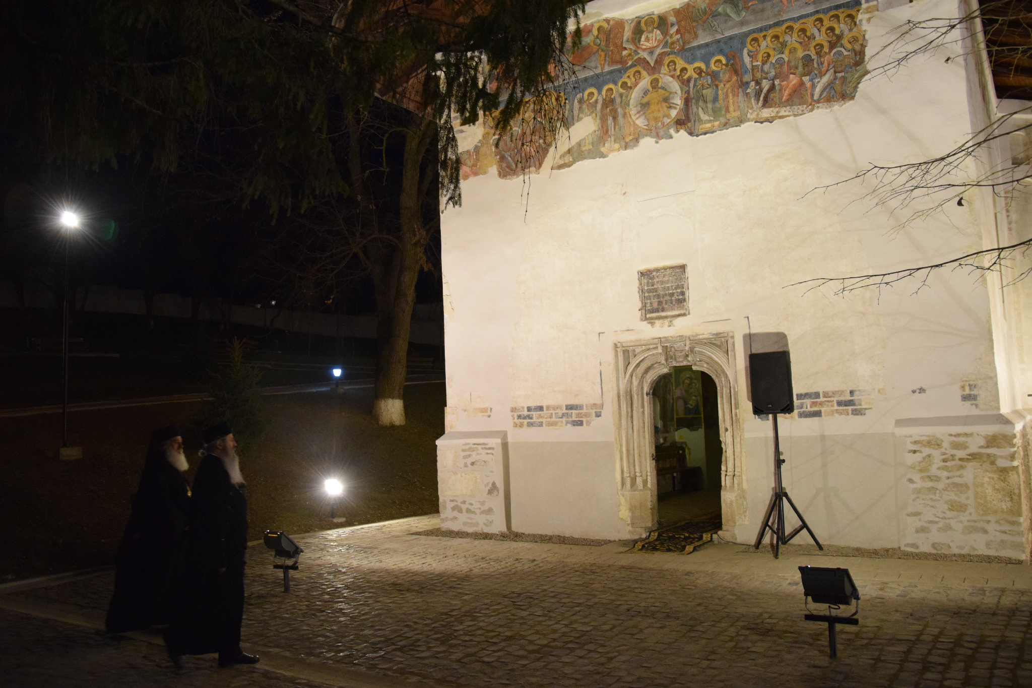 IPS Părinte Mitropolit Teofan a poposit, preț de câteva minute, și la Mănăstirea Coșula/ Foto: Tudorel Rusu Vizită arhierească în Parohia Buda din Botoșani