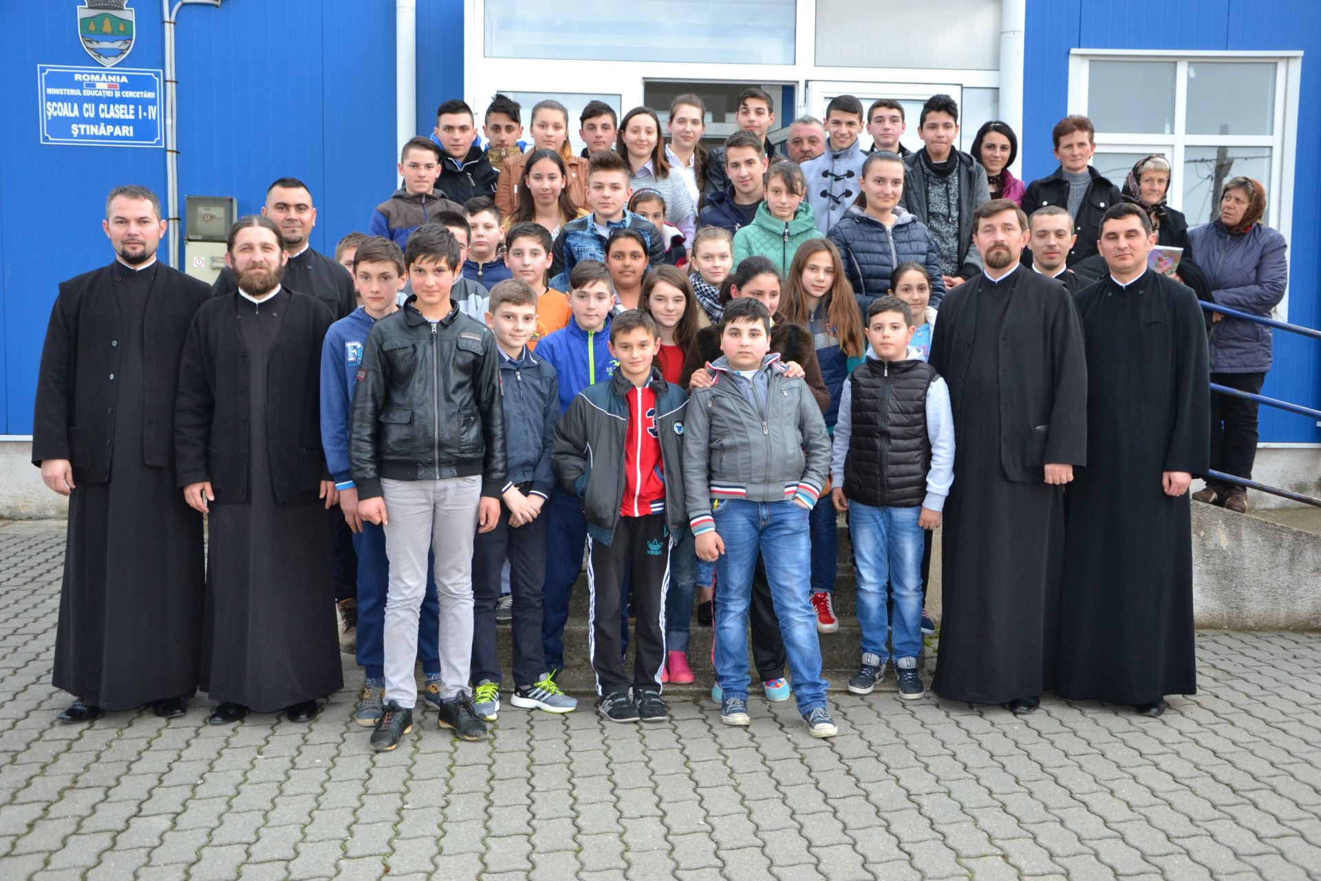 Parteneriat între şcoală și biserică, în Parohia Știnăpari Parteneriat între şcoală și biserică, în Parohia Știnăpari