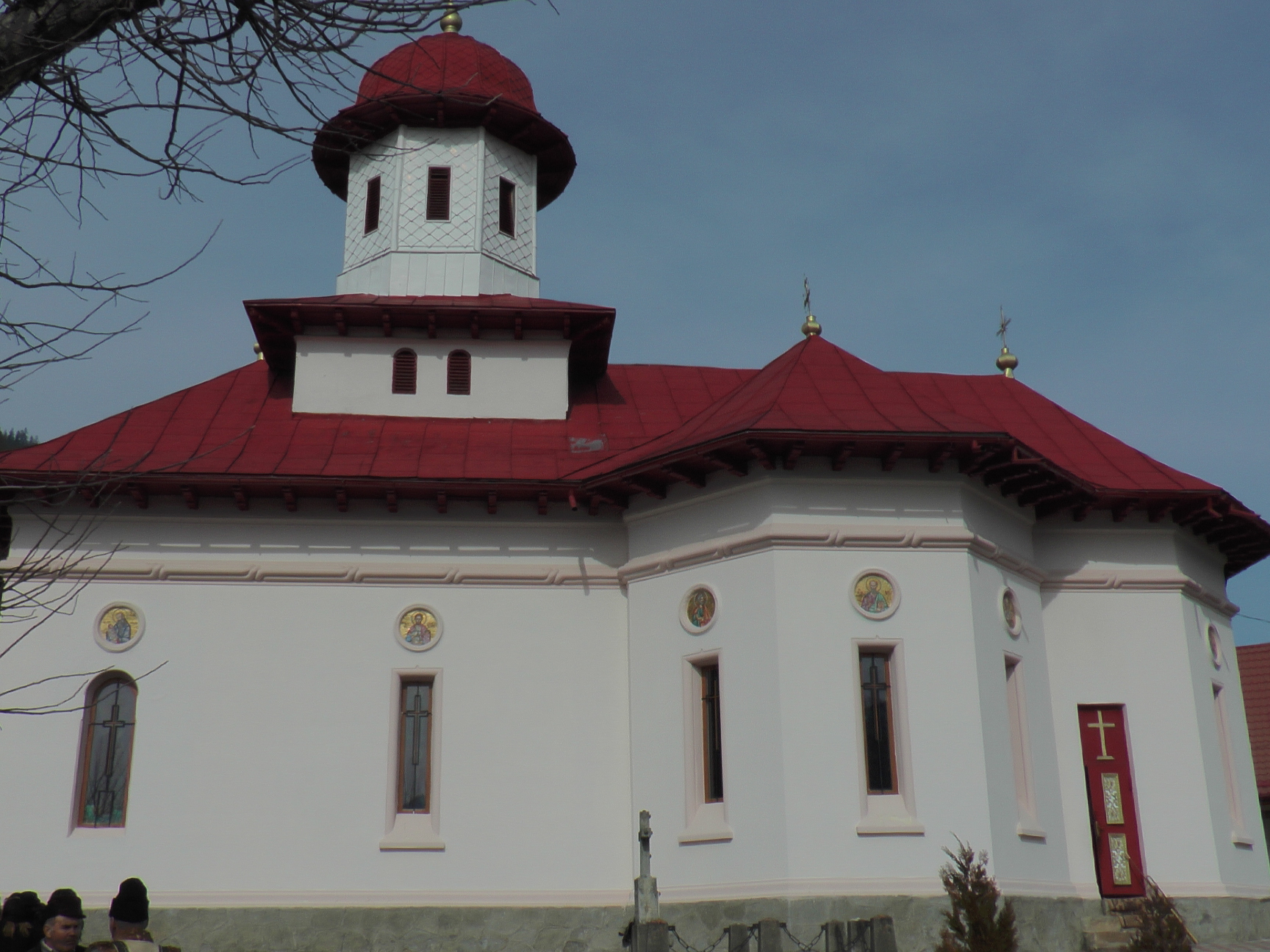 Vizită arhierească în Parohia Cotârgaşi - Broșteni