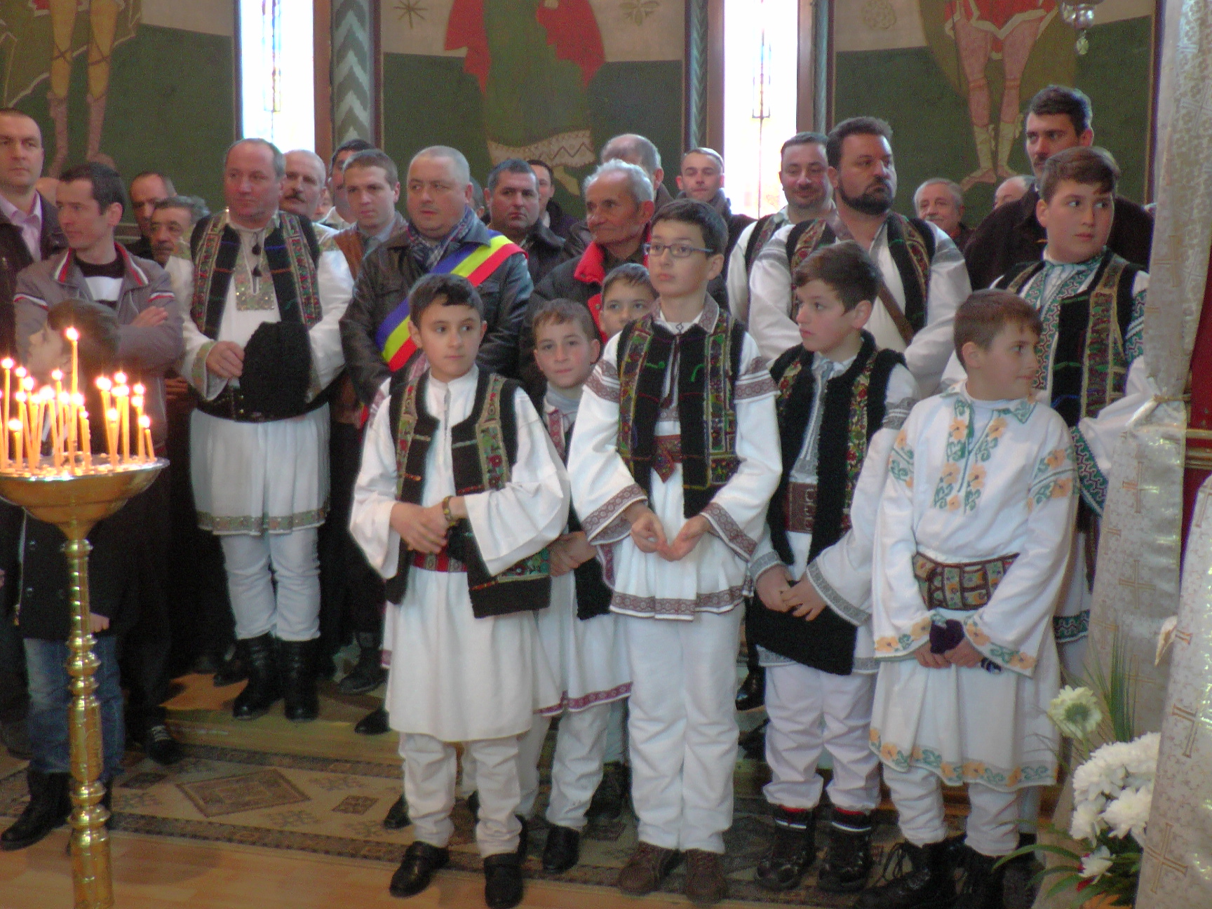 Vizită arhierească în Parohia Cotârgaşi - Broșteni