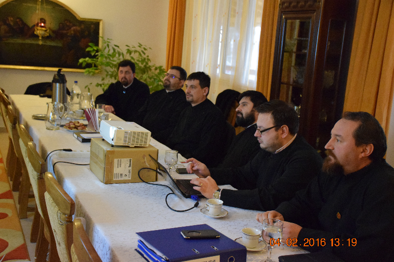 Ședință de lucru, Mănăstirea Vlădiceni - 2016 O nouă Programă catehetică pentru parohiile din Arhiepiscopia Iaşilor