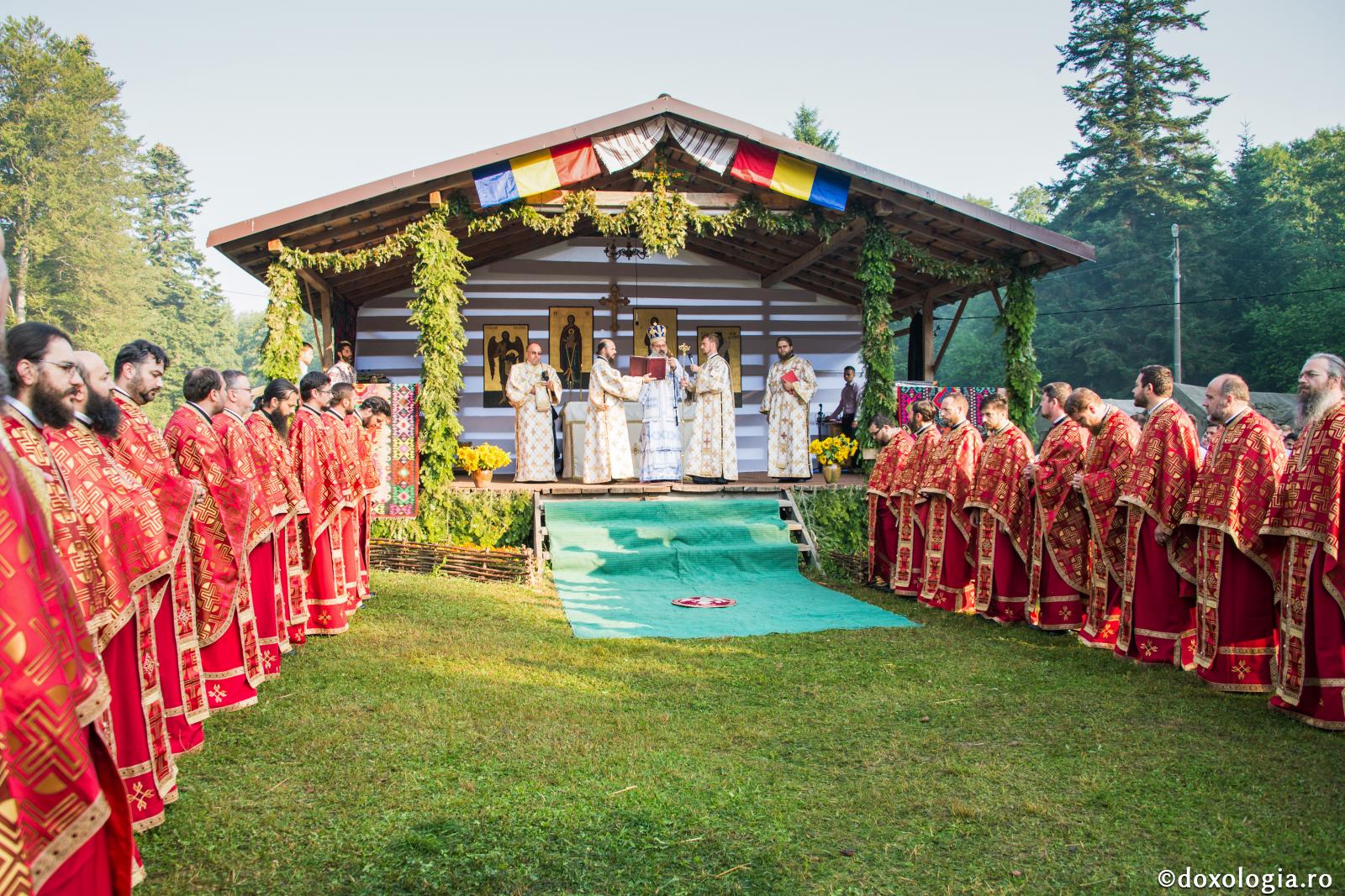 Ce minunată slujire reciprocă în trup!