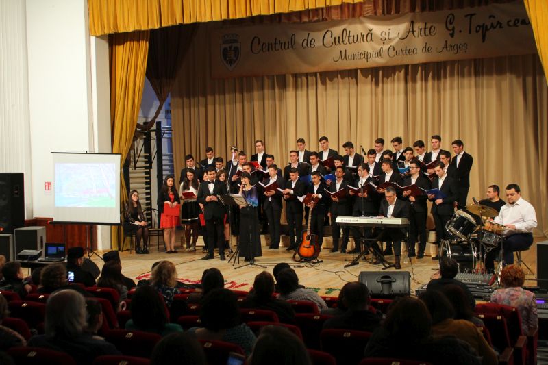 Spectacolul „Poem în martie”, la Curtea de Argeş Spectacolul „Poem în martie”, la Curtea de Argeş