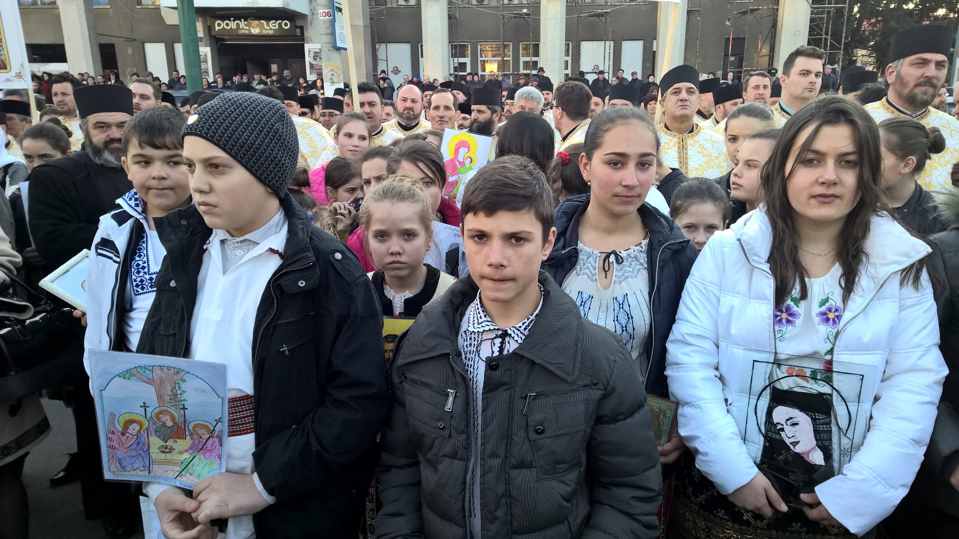 Procesiune impresionantă în cetatea Romanului