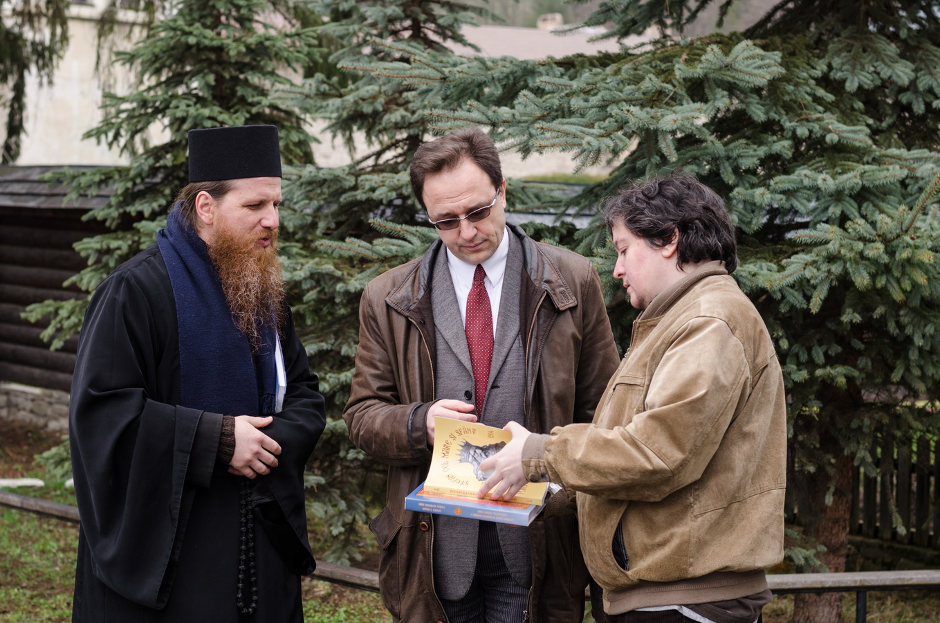 Participanţii Conferinţei „Faith and Community around the Mediterranean in Late Antiquity and the Middle Ages“, în vizită la Mănăstirea Putna