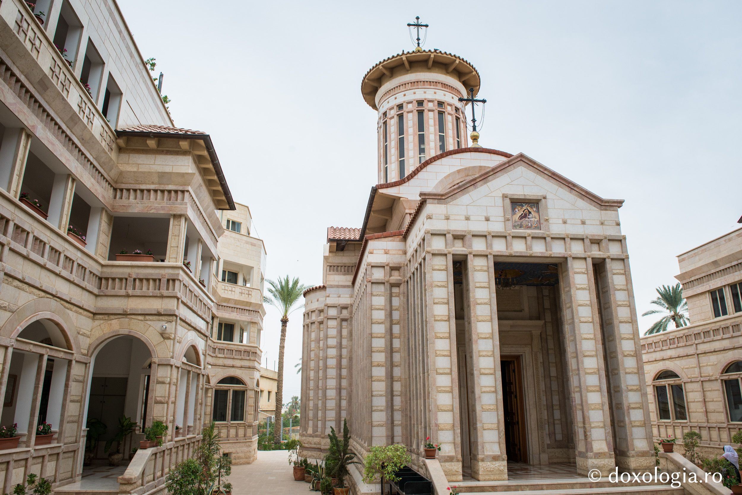 (Foto) Popas la Aşezământul românesc din oraşul Ierihon