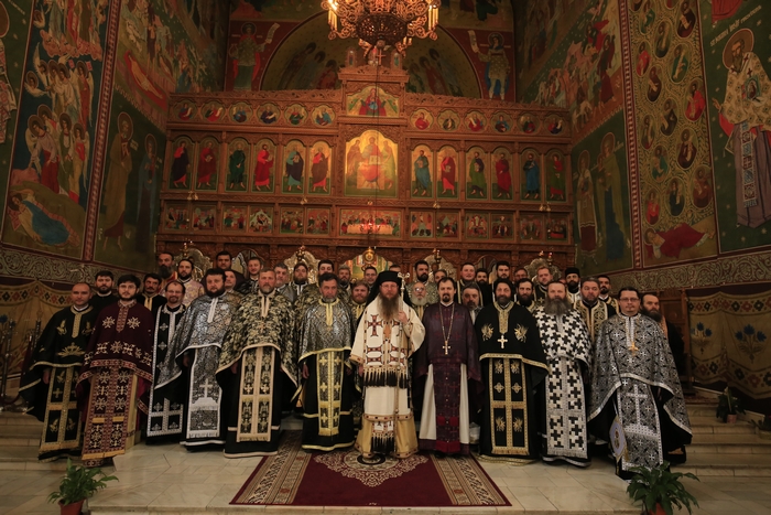 Preasfinţitul Andrei: „Duhovnicul trebuie să îi primească pe toți care vin la Spovedanie cu multă bunătate”