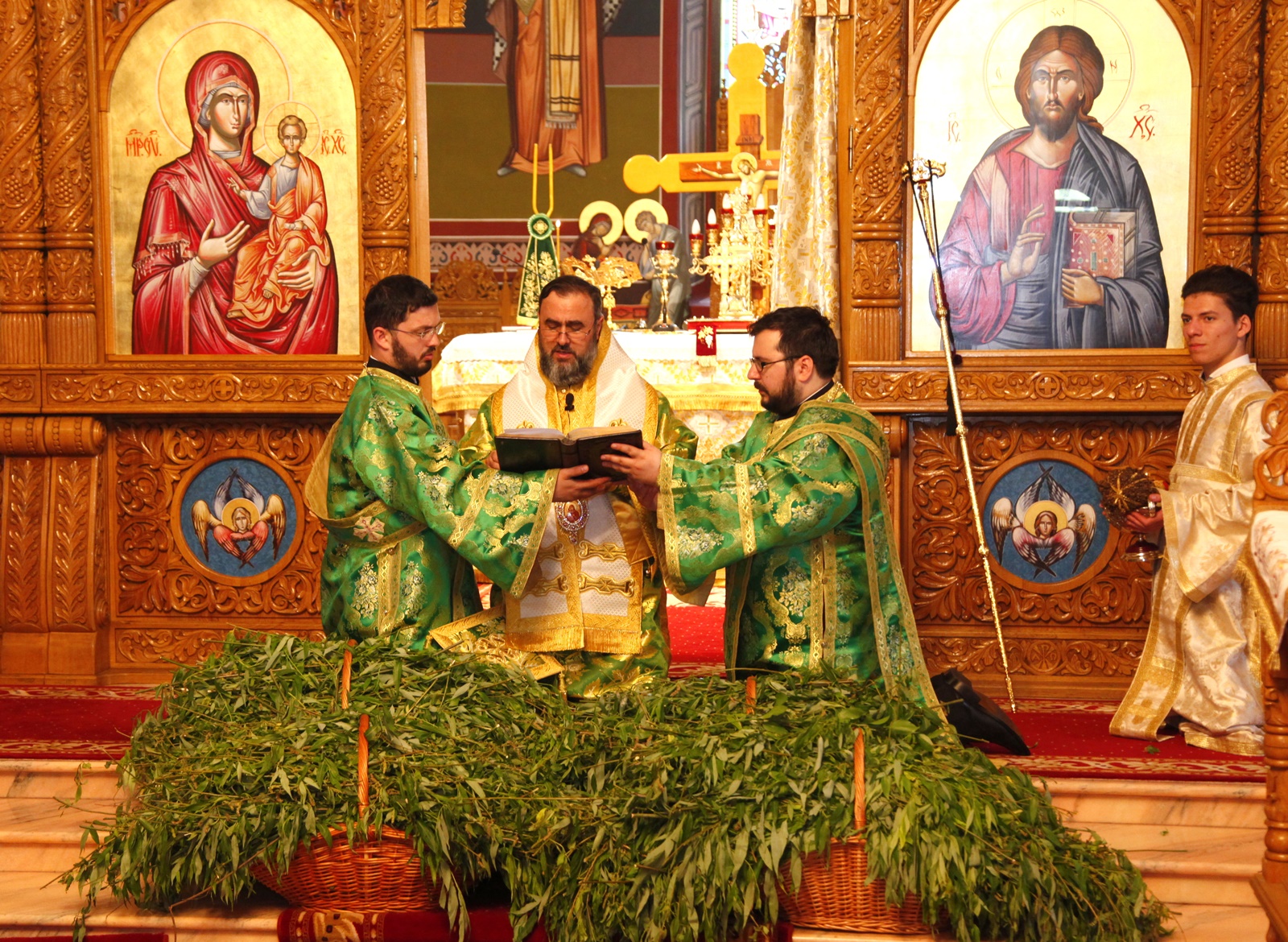 Duminica Floriilor, la Catedrala Arhiepiscopală din Buzău