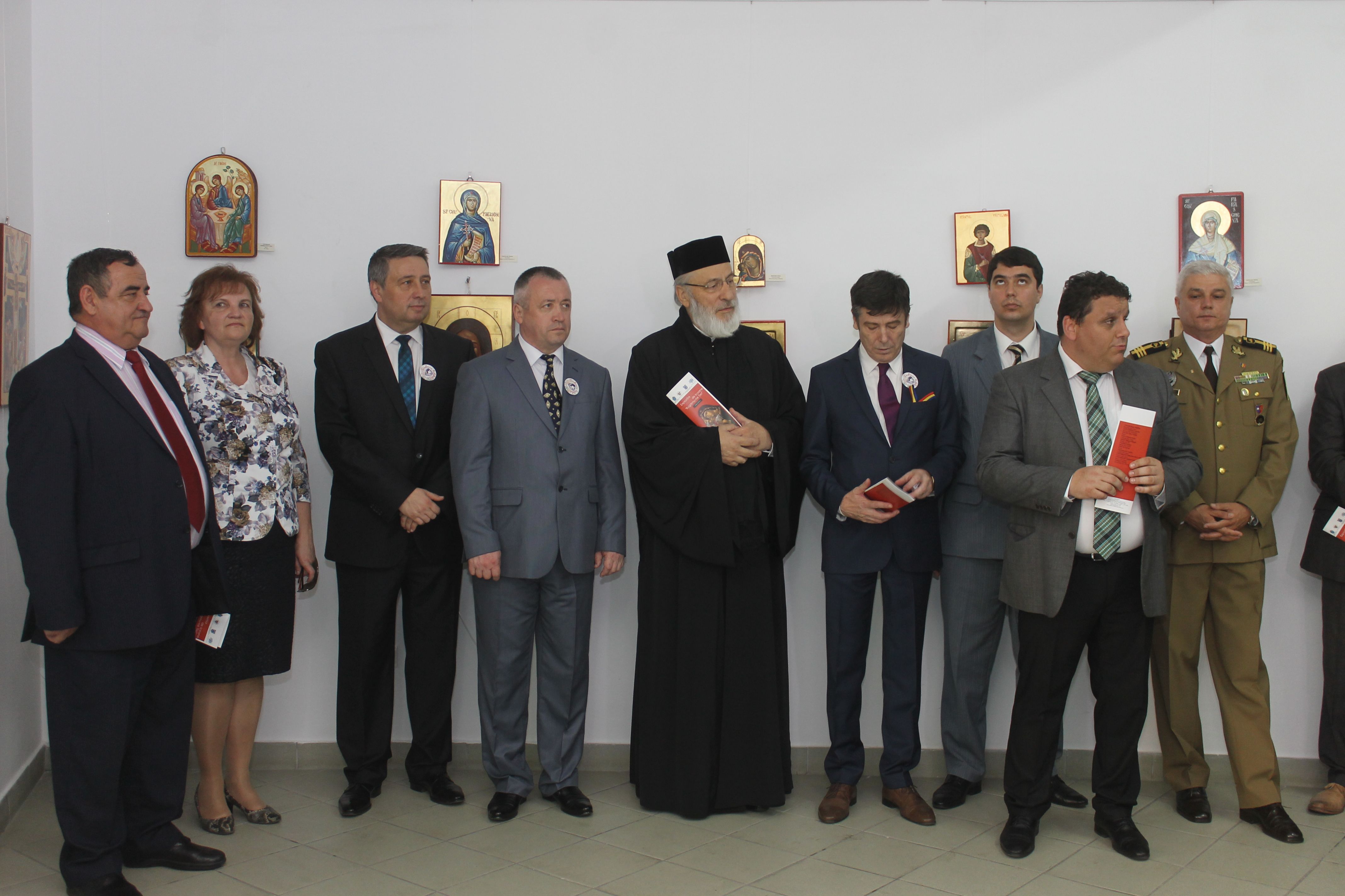Vernisajul expoziției de icoane „Rugămu-ne Ție”, ediția a XVIII-a, în Argeș Vernisajul expoziției de icoane „Rugămu-ne Ție”, ediția a XVIII-a, în Argeș