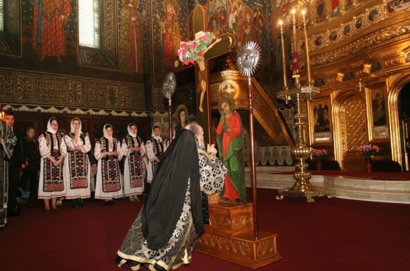 Slujba Deniei celor 12 Evanghelii, la Catedrala Arhiepiscopală din Galaţi