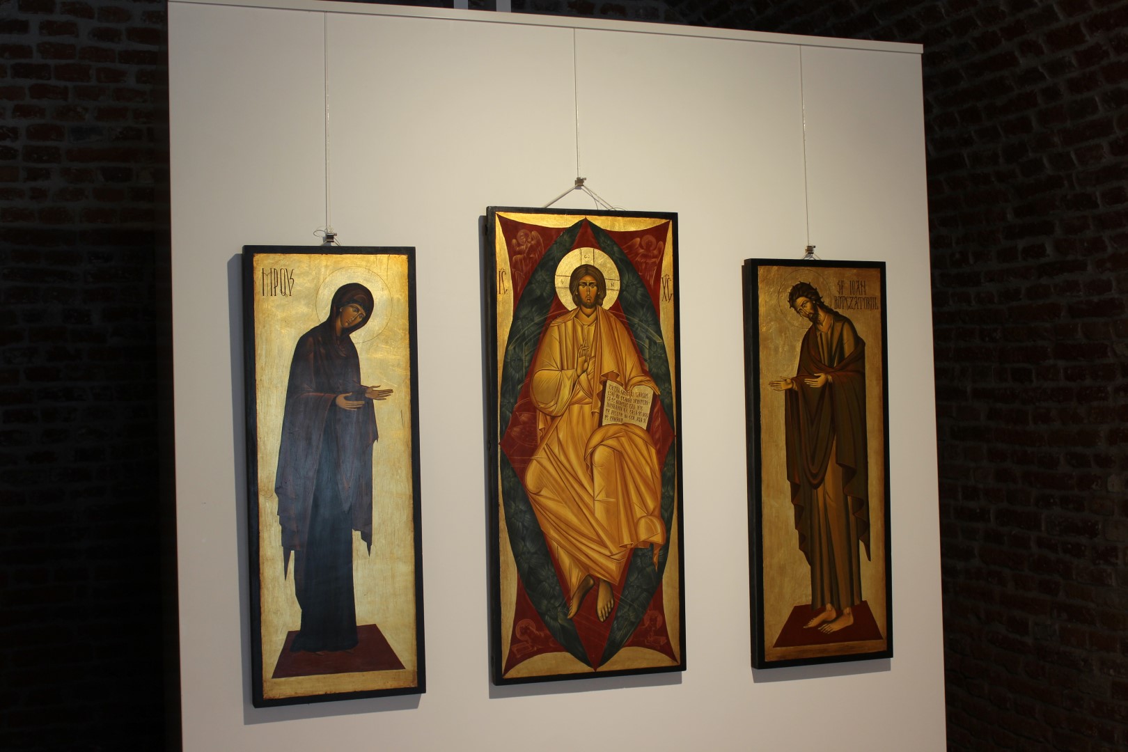 Expoziția „Re-descoperirea icoanei”, la Galeria „Calpe” din Timișoara Expoziția „Re-descoperirea icoanei”, la Galeria „Calpe” din Timișoara