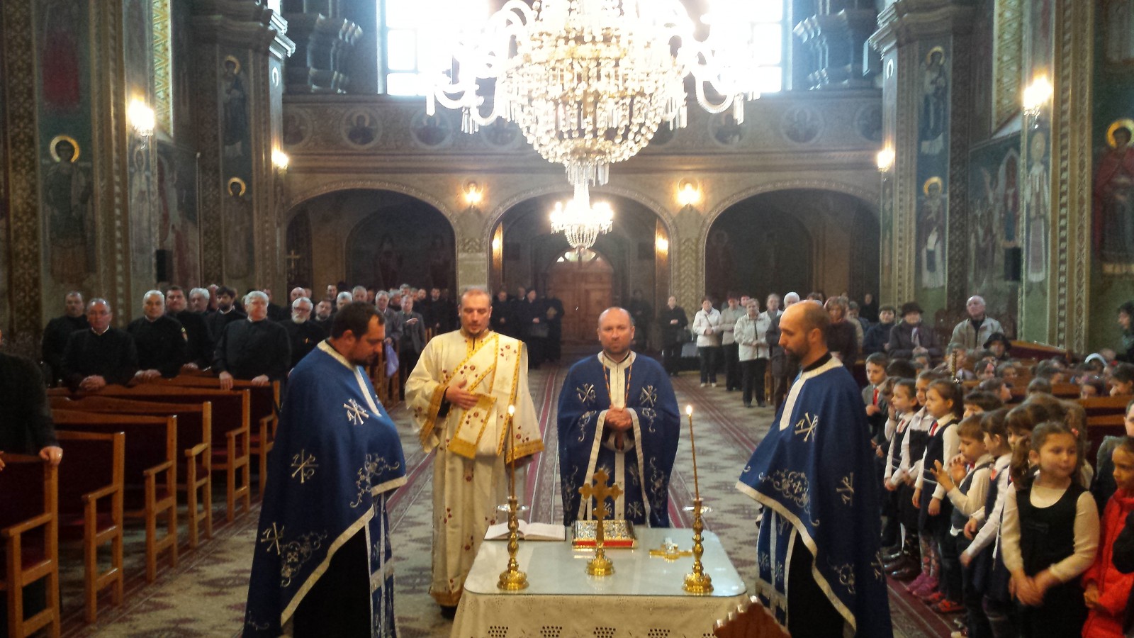 Mitropolitul Clujului: „Educarea tinerilor este o datorie sfântă”