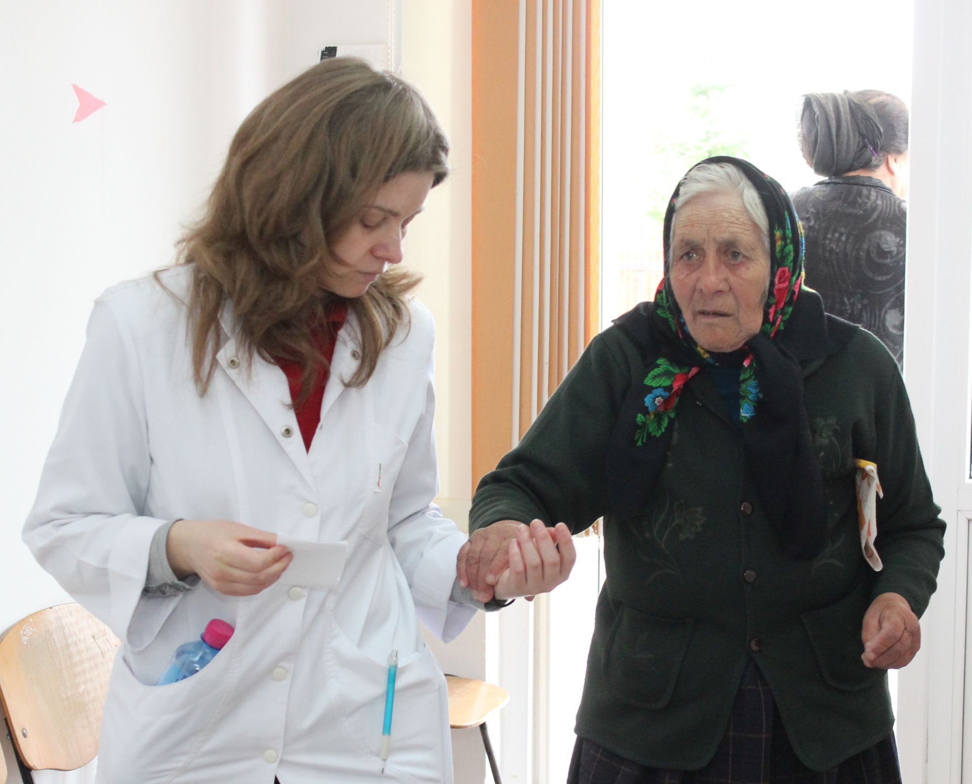 Peste 100 de persoane din localitatea ilfoveană Buriaş au primit consultaţii gratuite