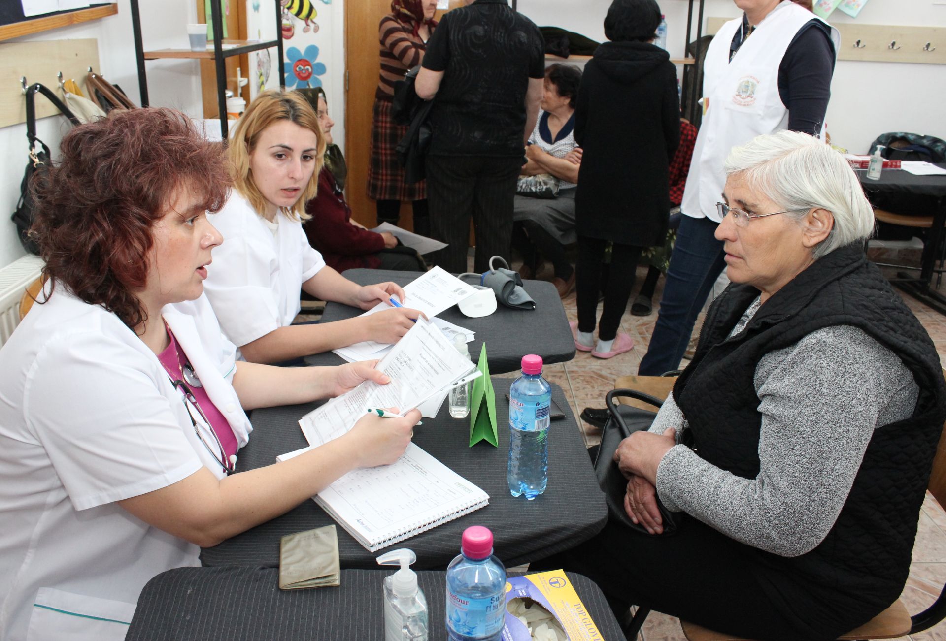 Peste 100 de persoane din localitatea ilfoveană Buriaş au primit consultaţii gratuite