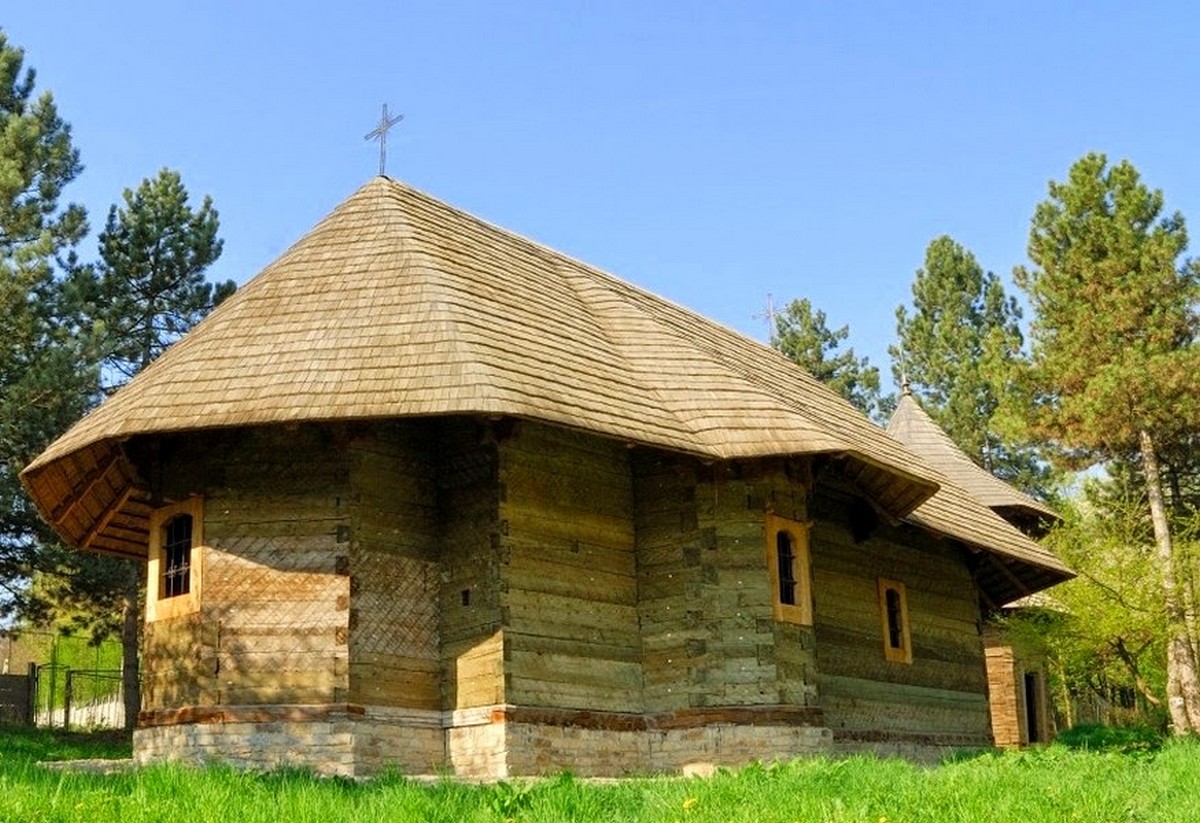 Biserica Muzeului Satului Bucovinean, redeschisă în ziua de prăznuire a Sfântului Mare Mucenic Gheorghe Biserica Muzeului Satului Bucovinean, redeschisă în ziua de prăznuire a Sfântului Mare Mucenic Gheorghe