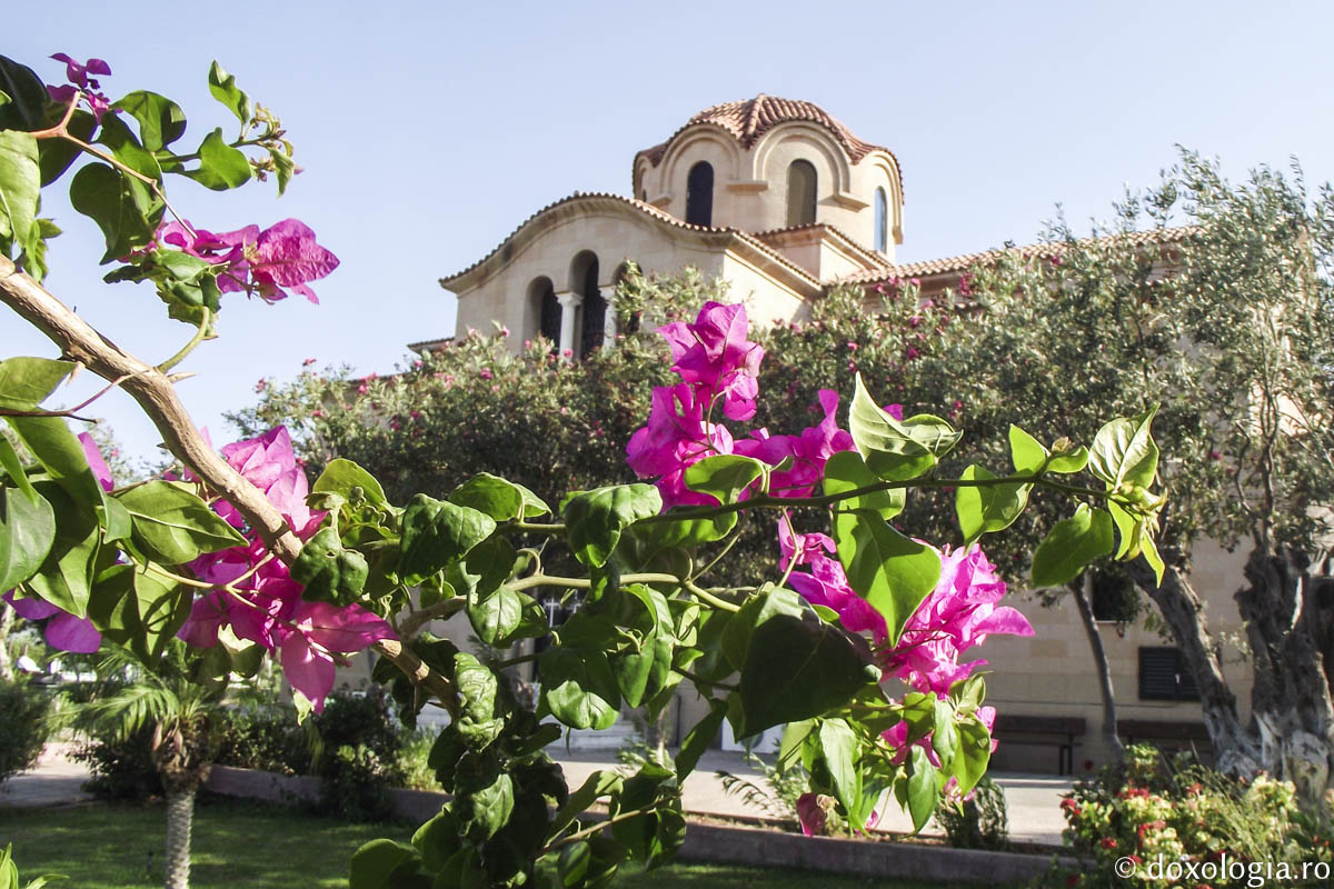 (Foto) Biserica Sfântul Nectarie din Faliraki – Insula Rodos, Grecia