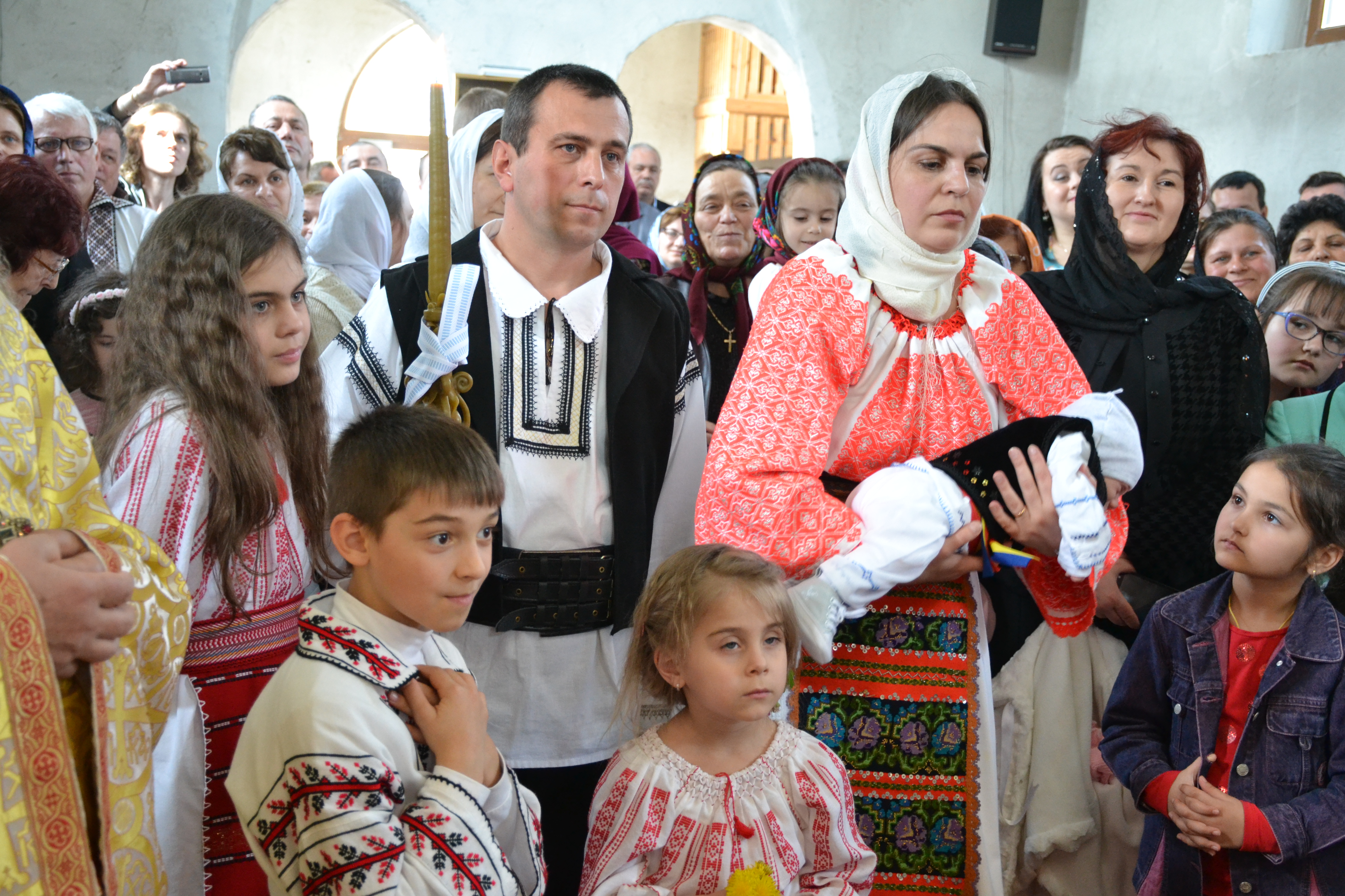 IPS Mitropolit Teofan a slujit Sfânta Liturghie și Taina Sfântului Botez în localitatea botoșăneană Agafton